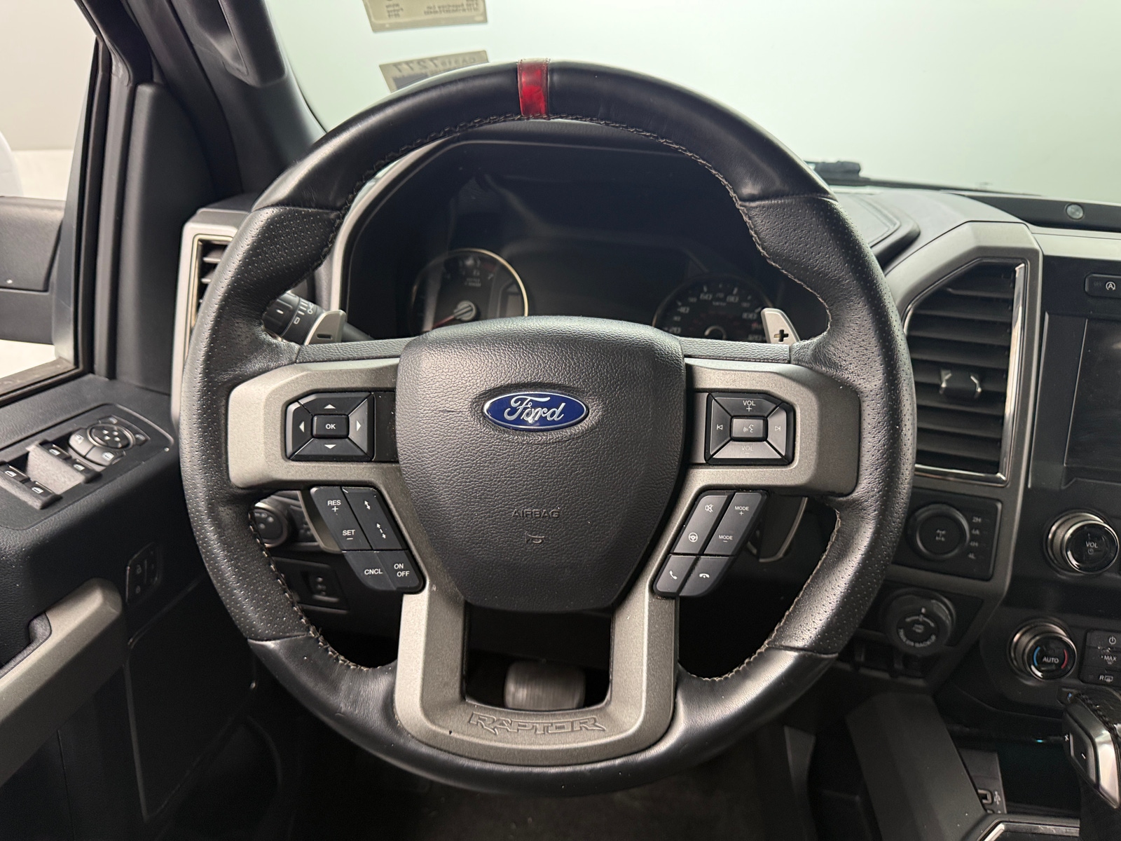 Thumbnail: 2019 Ford Econoline - 5