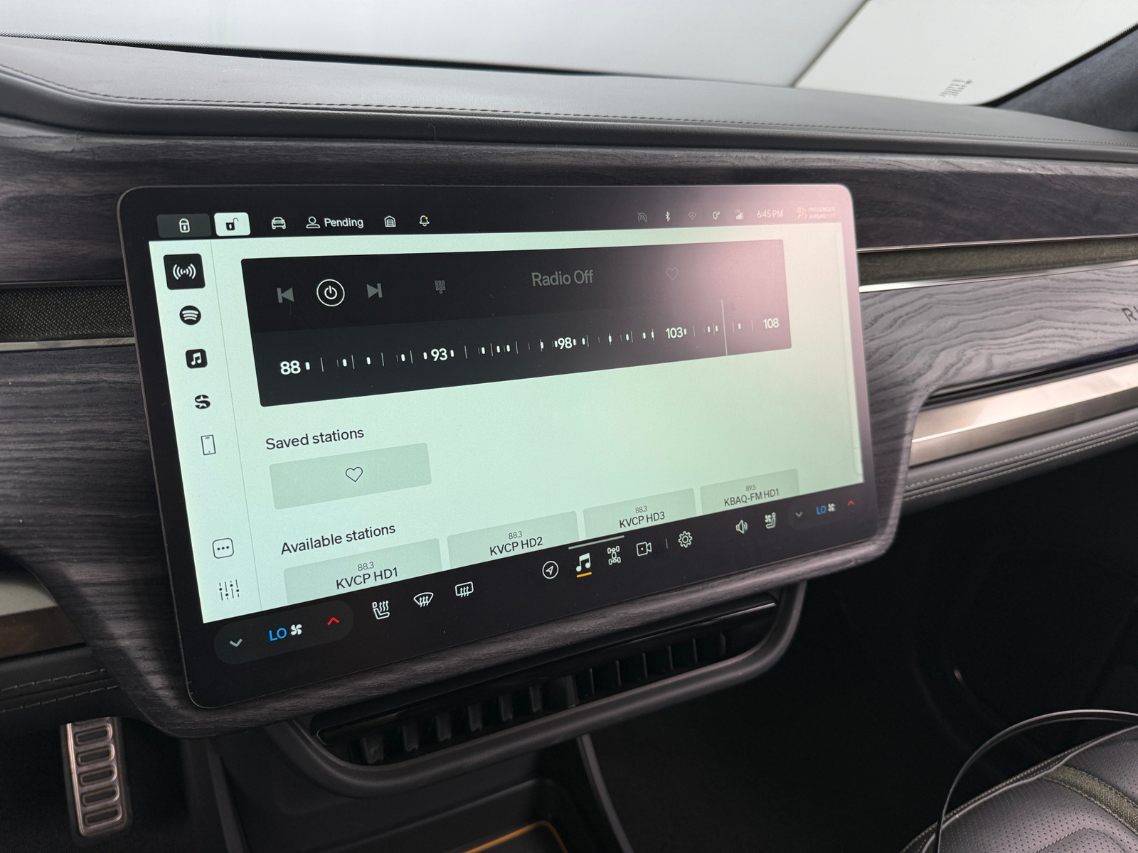 Thumbnail: 2022 Rivian R1T - 3