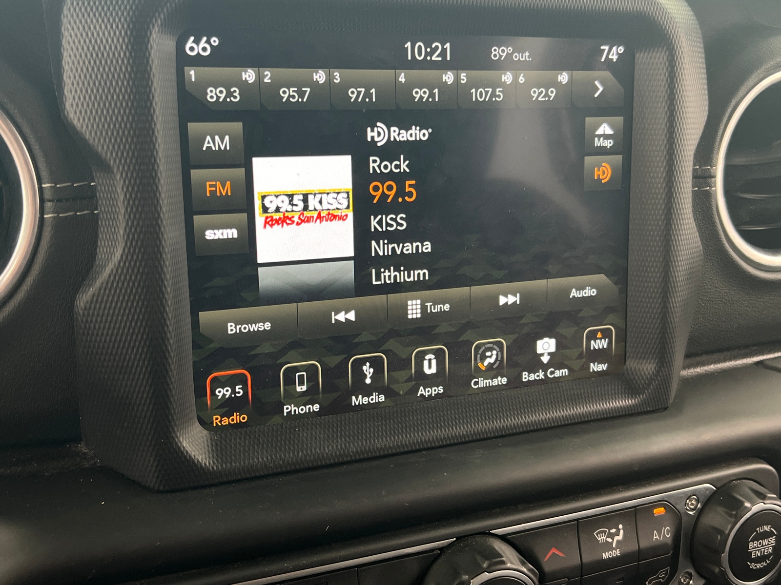 Thumbnail: 2019 Jeep Wrangler - 3