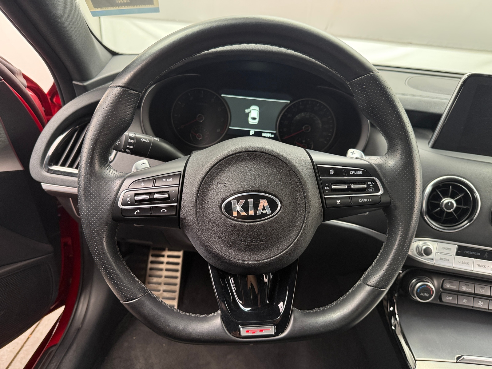 Thumbnail: 2020 Kia Stinger - 4