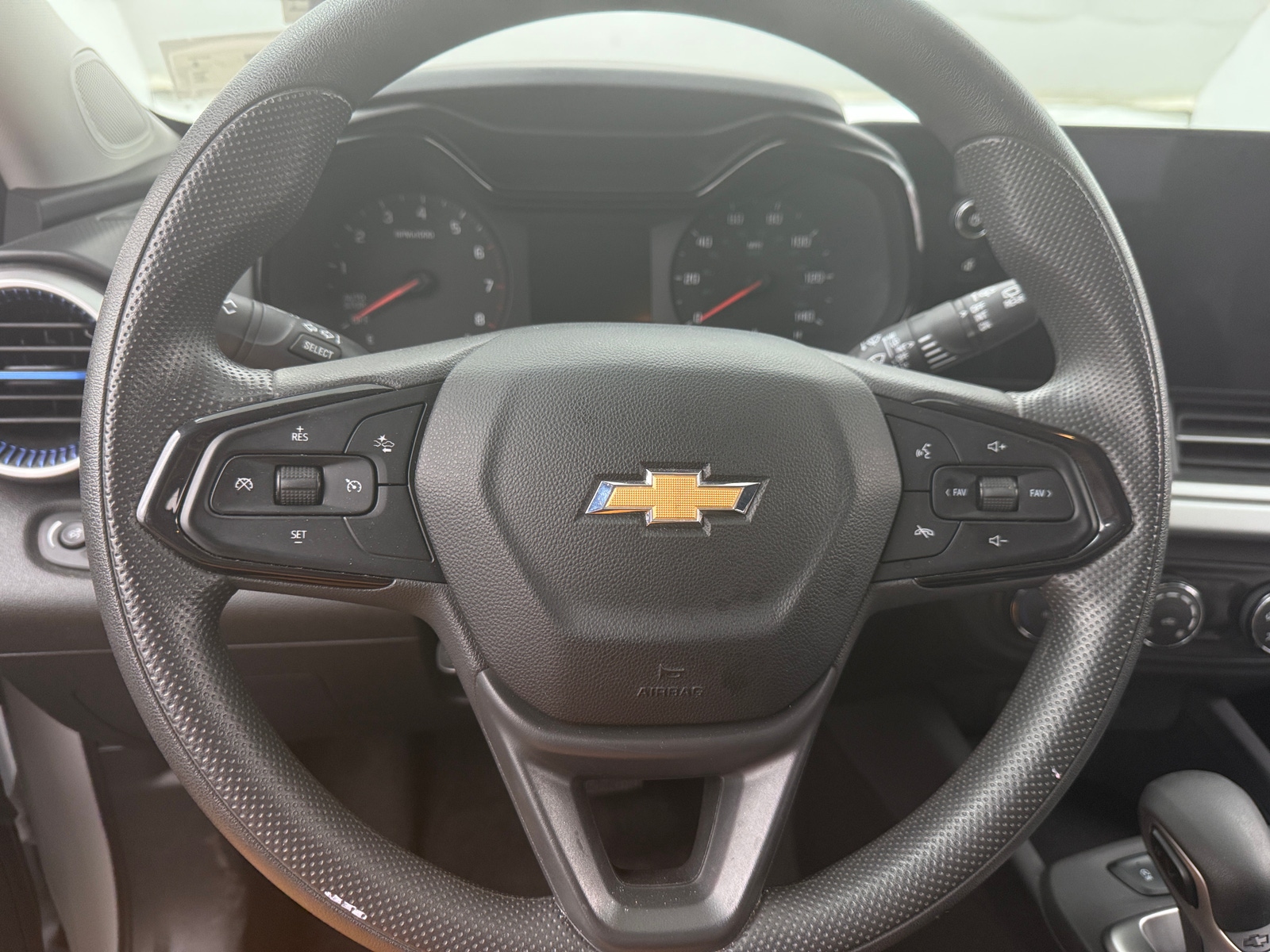 Thumbnail: 2024 Chevrolet Trax - 5