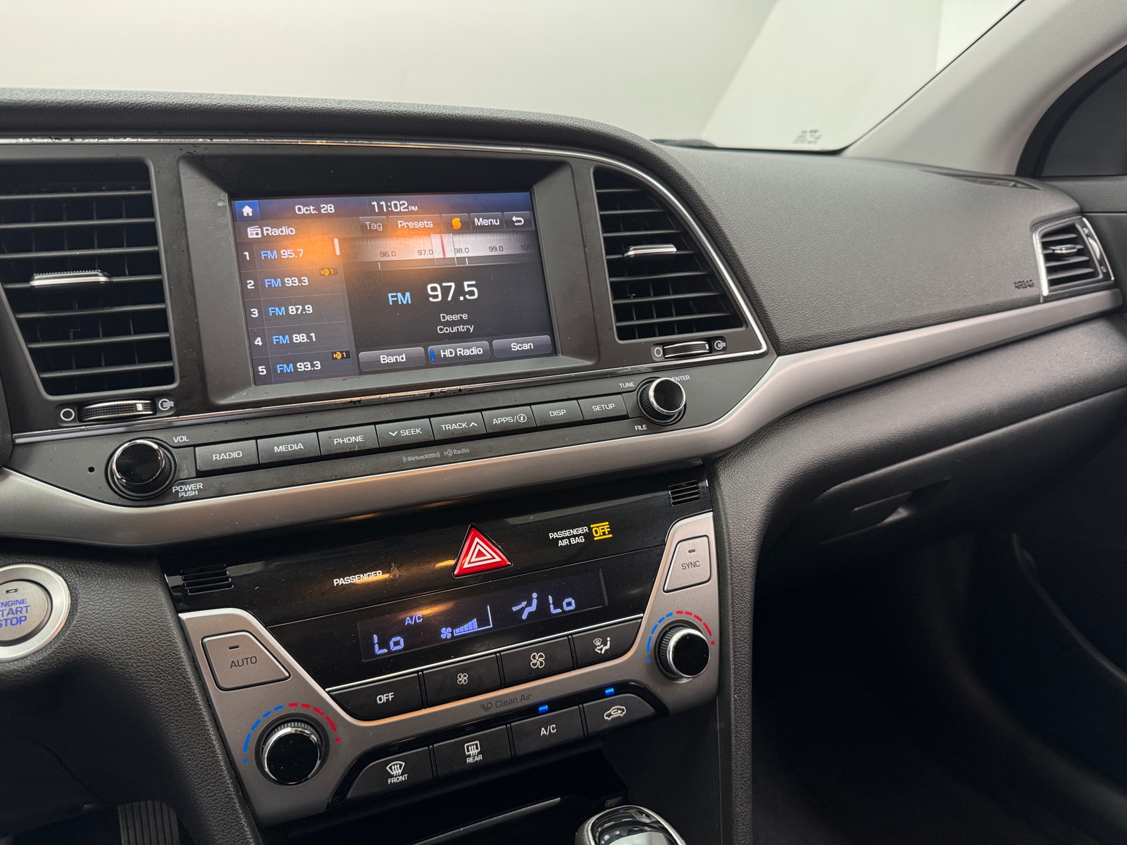 Thumbnail: 2017 Hyundai Elantra - 4