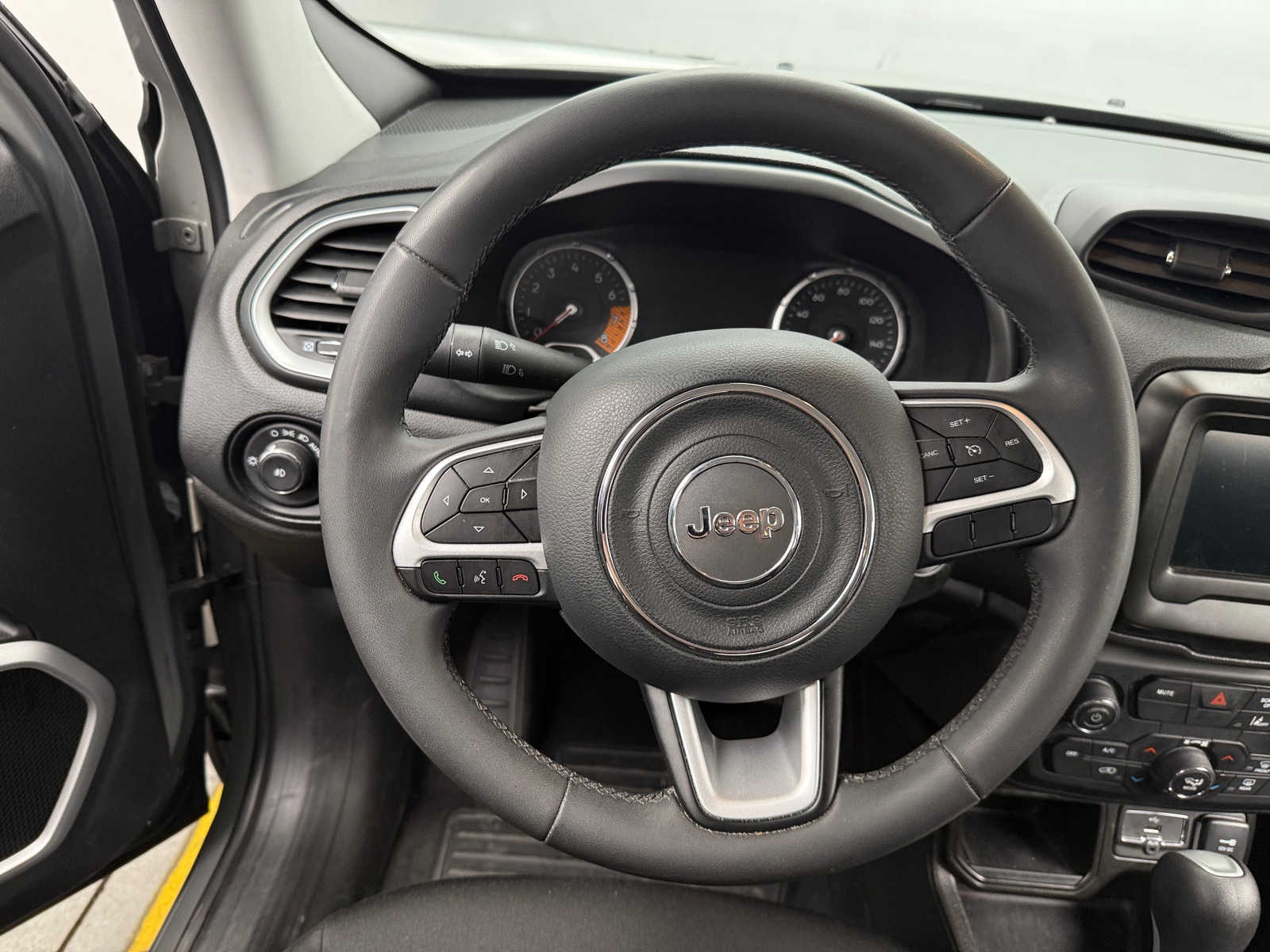 Thumbnail: 2021 Jeep Renegade - 5