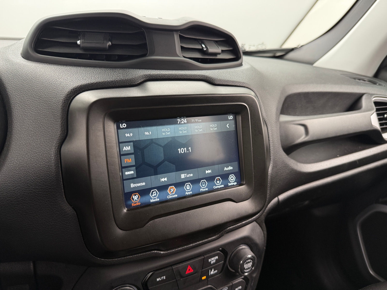 Thumbnail: 2021 Jeep Renegade - 4