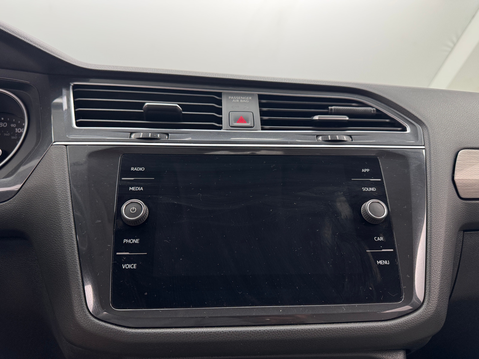 Thumbnail: 2021 Volkswagen Tiguan - 3