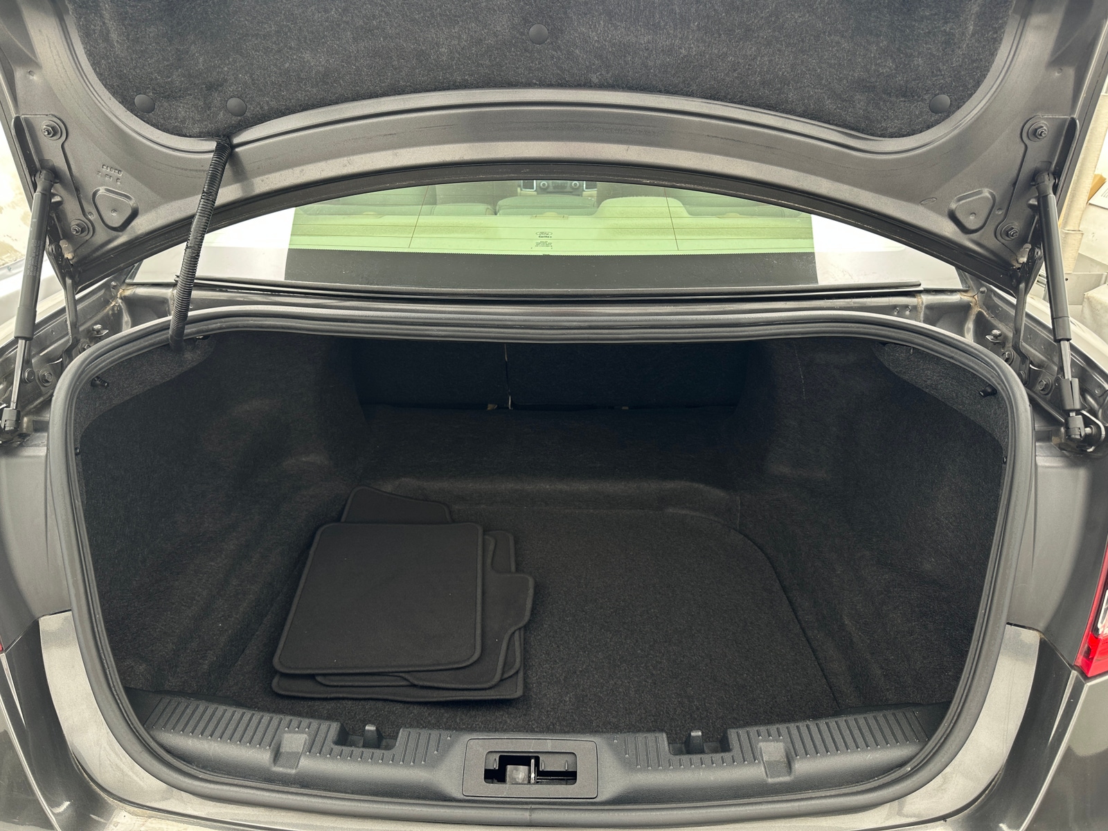 Thumbnail: 2015 Ford Taurus - 7