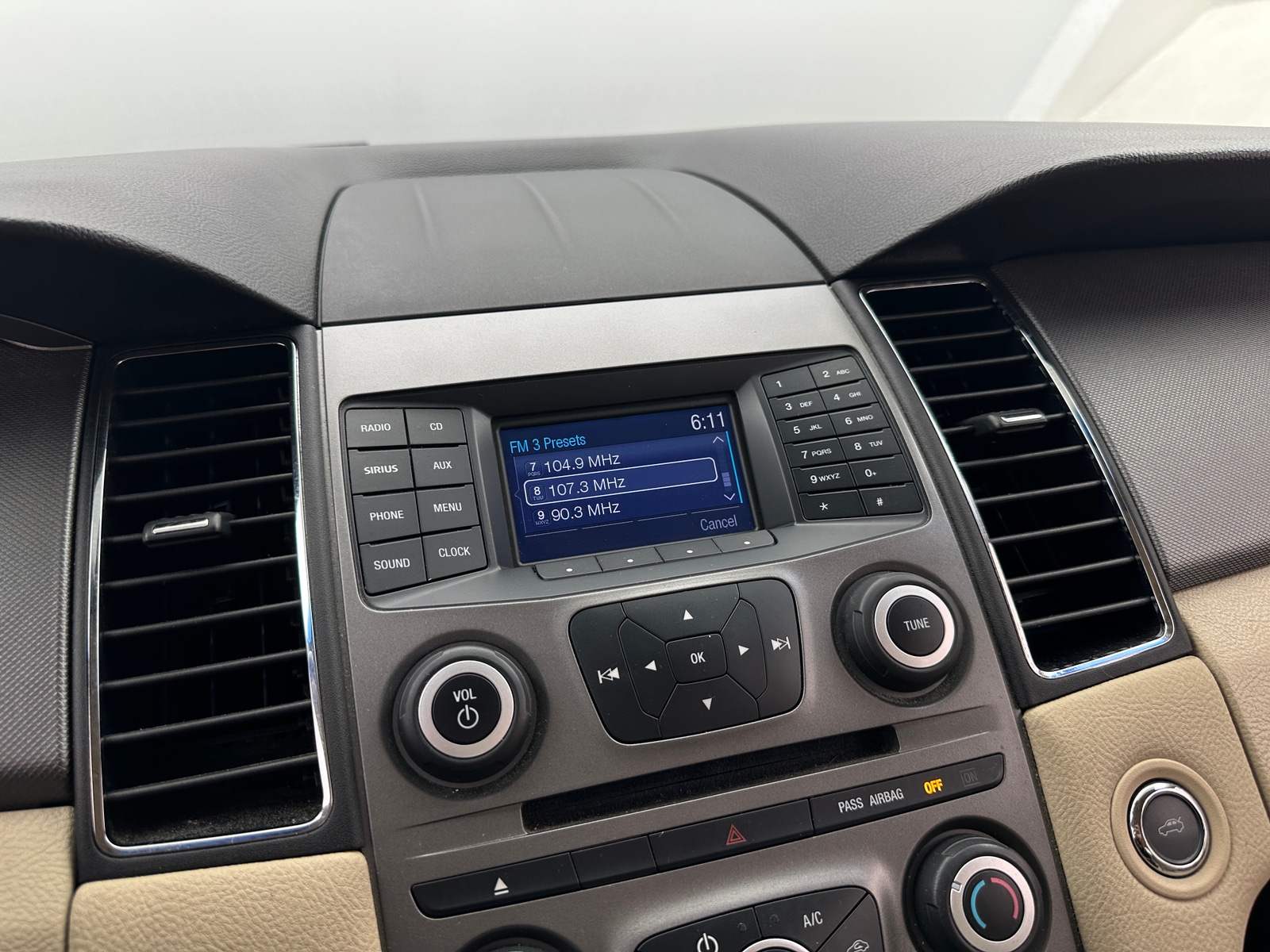 Thumbnail: 2015 Ford Taurus - 4