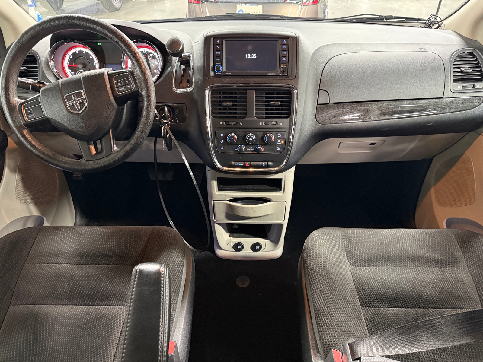 Thumbnail: 2019 Dodge Grand Caravan - 3