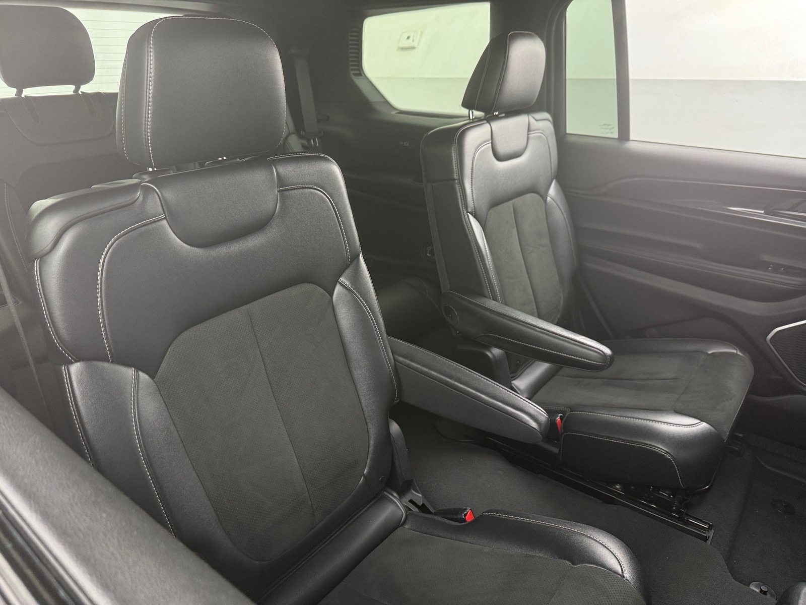 Thumbnail: 2022 Jeep Grand Cherokee L - 5