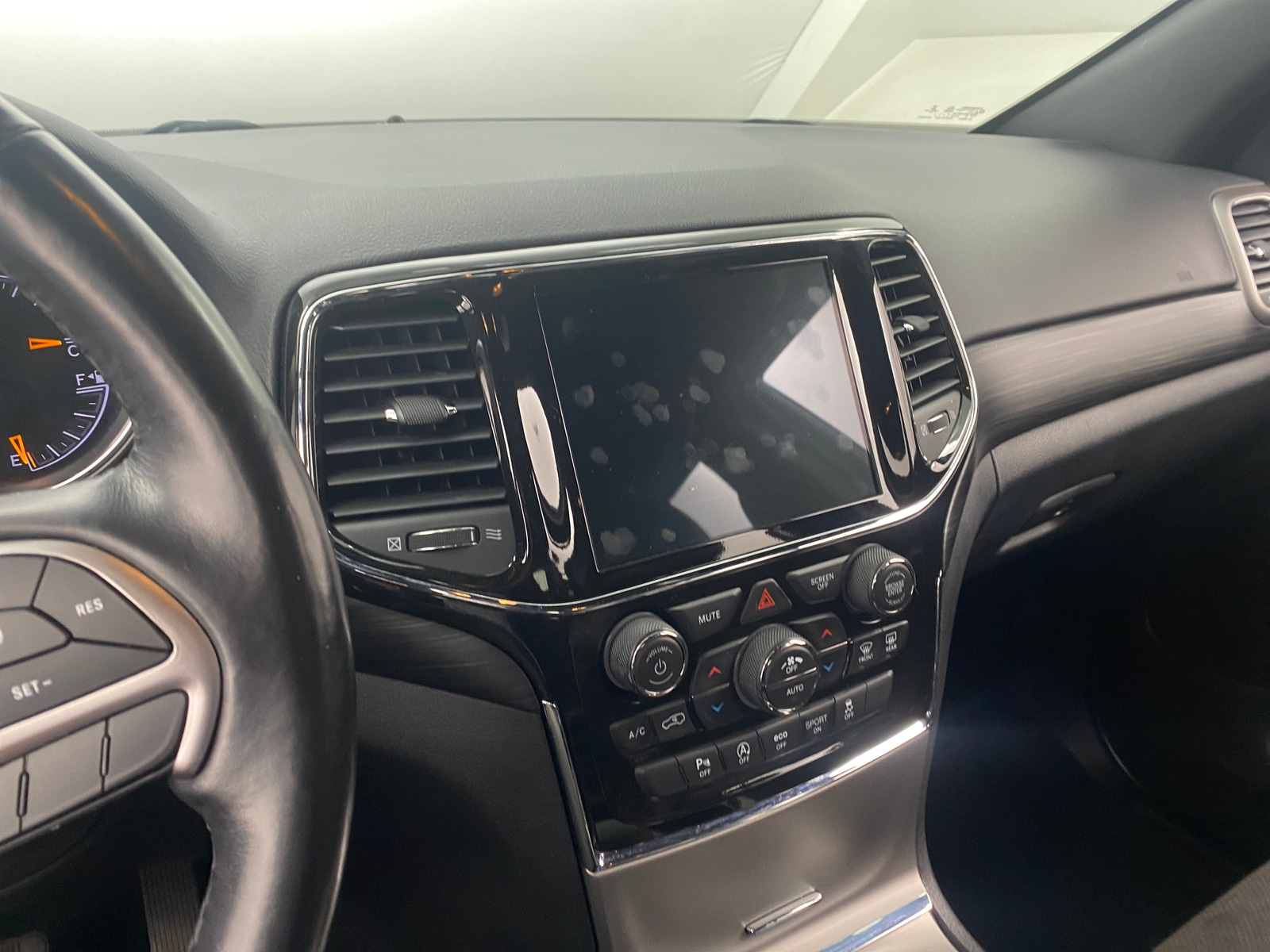 Thumbnail: 2021 Jeep Grand Cherokee - 4