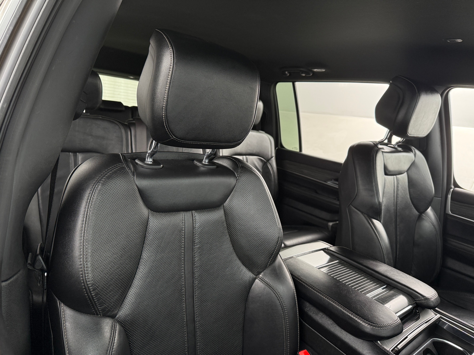 Thumbnail: 2023 Jeep Wagoneer - 2