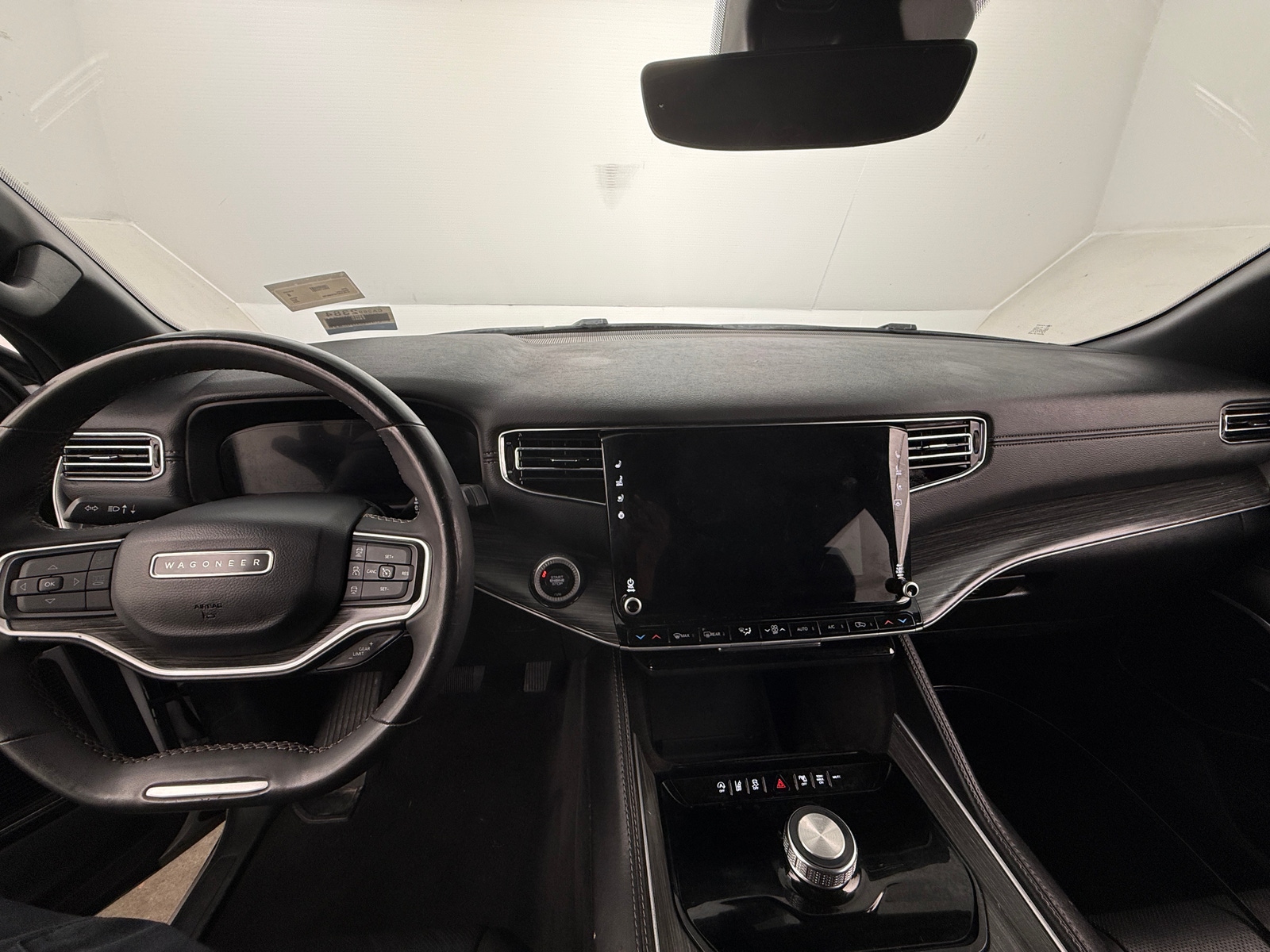 Thumbnail: 2023 Jeep Wagoneer - 3