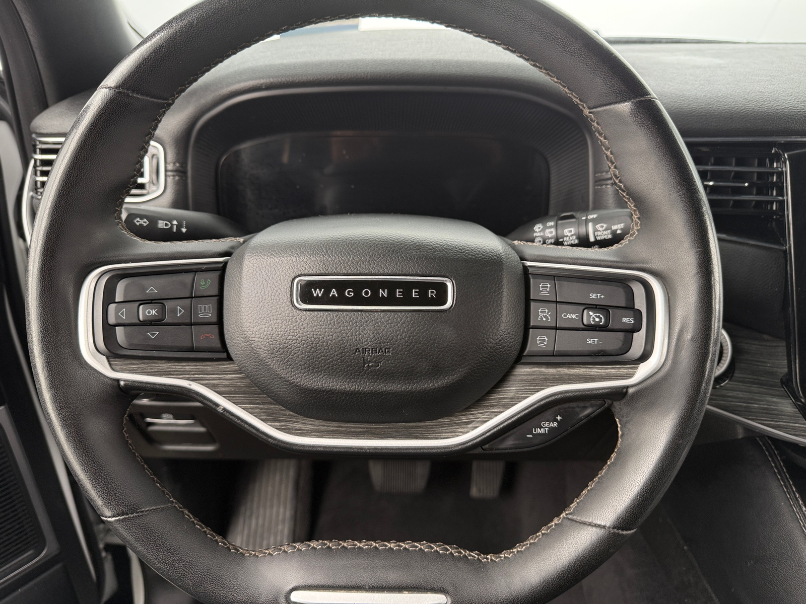 Thumbnail: 2023 Jeep Wagoneer - 5