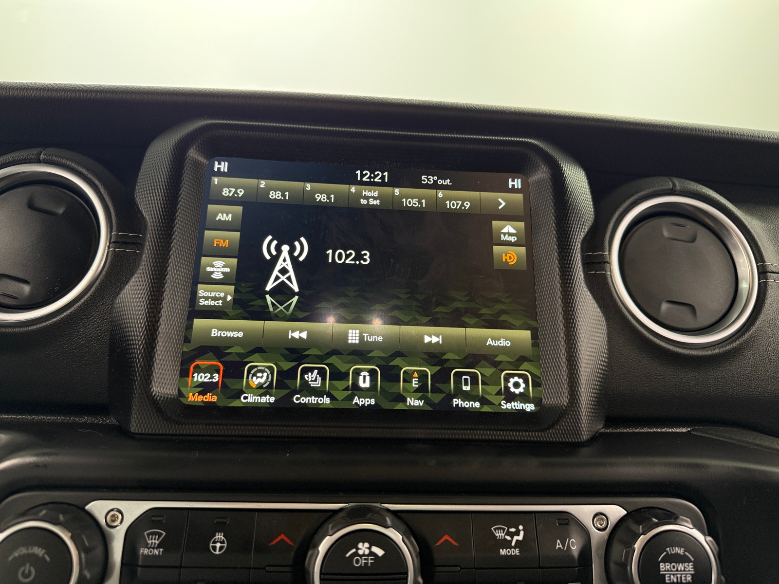 Thumbnail: 2023 Jeep Wrangler - 4