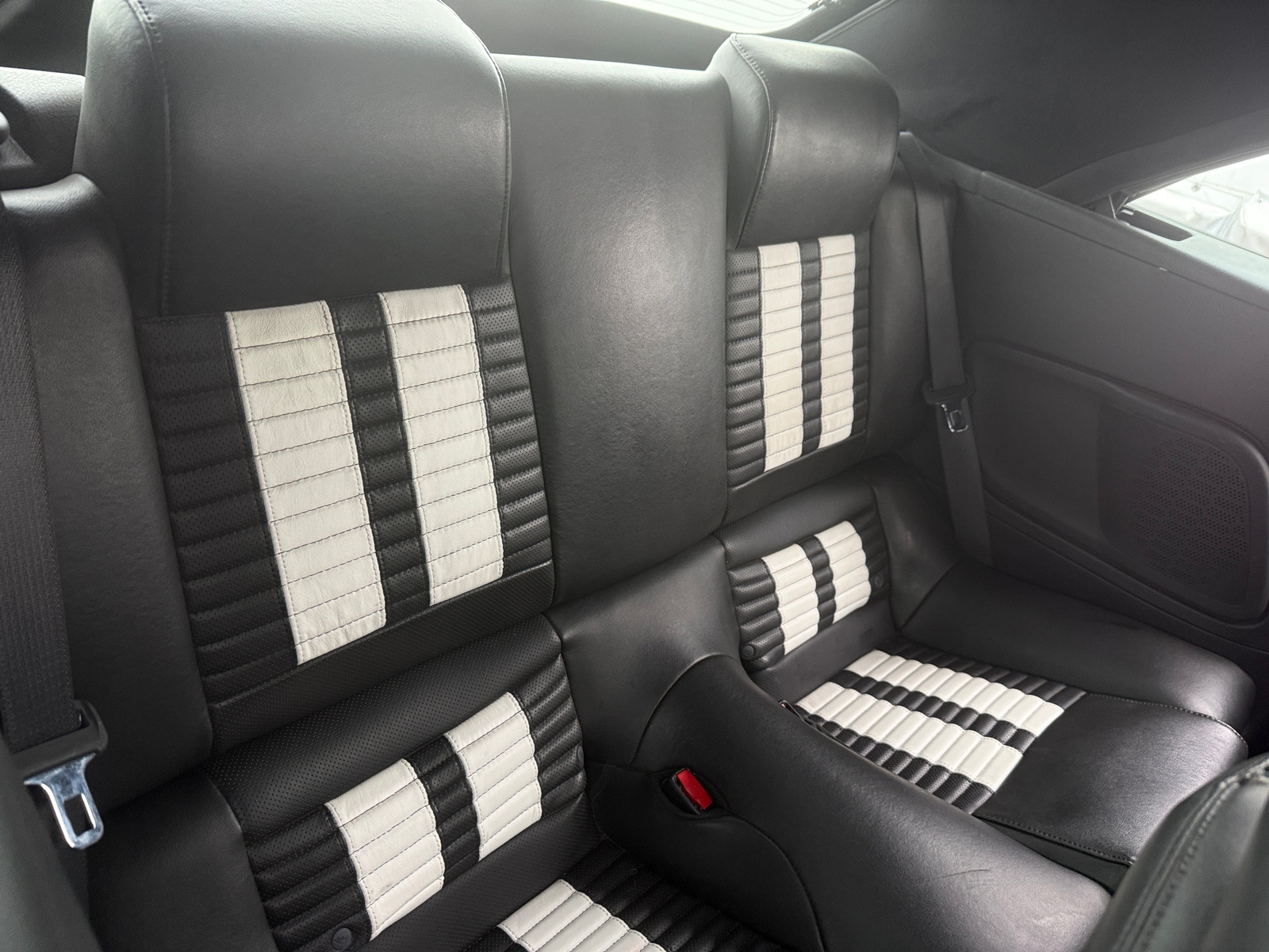 Thumbnail: 2010 Ford Mustang - 5