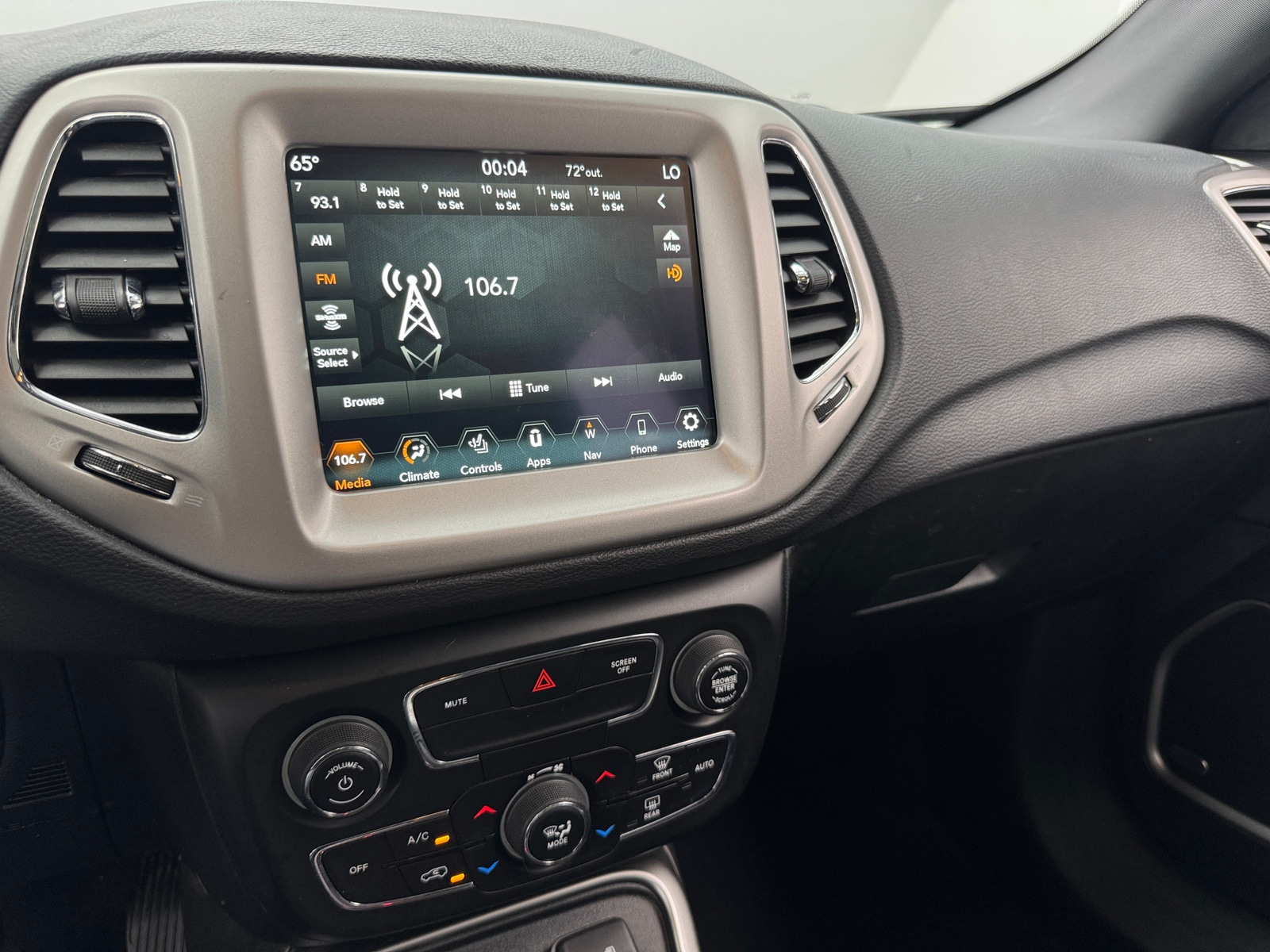 Thumbnail: 2021 Jeep Compass - 3