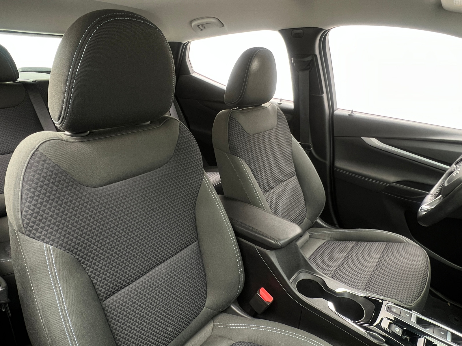 Thumbnail: 2023 Chevrolet Bolt EUV - 2