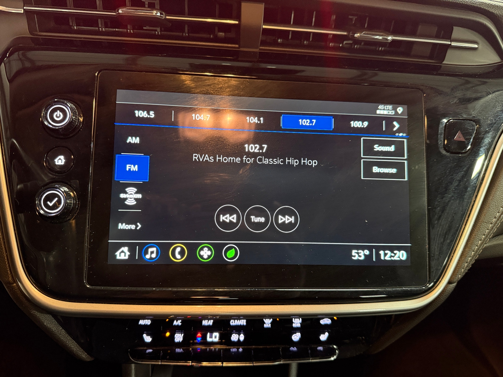 Thumbnail: 2023 Chevrolet Bolt EUV - 4