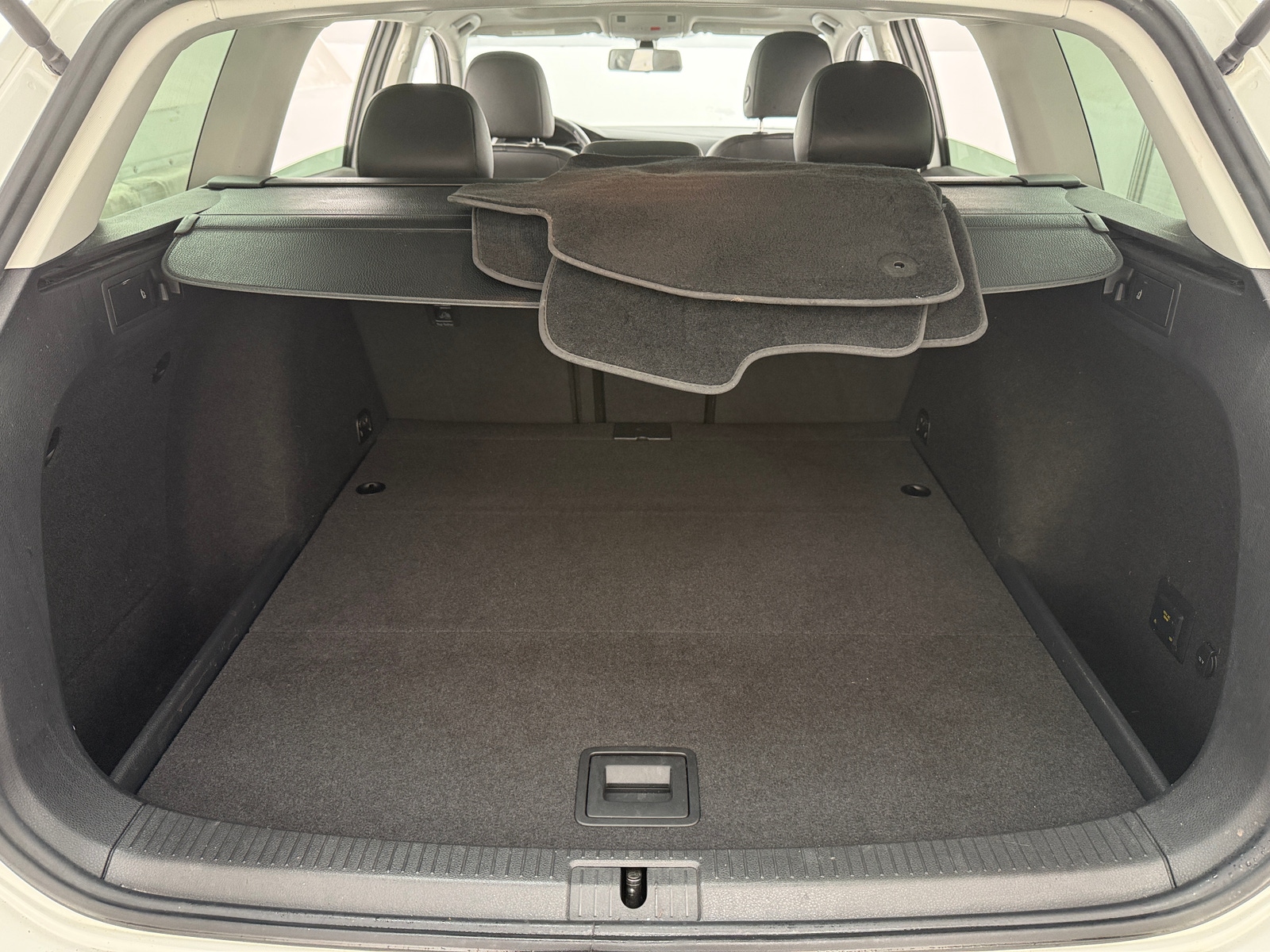 Thumbnail: 2017 Volkswagen Golf - 6