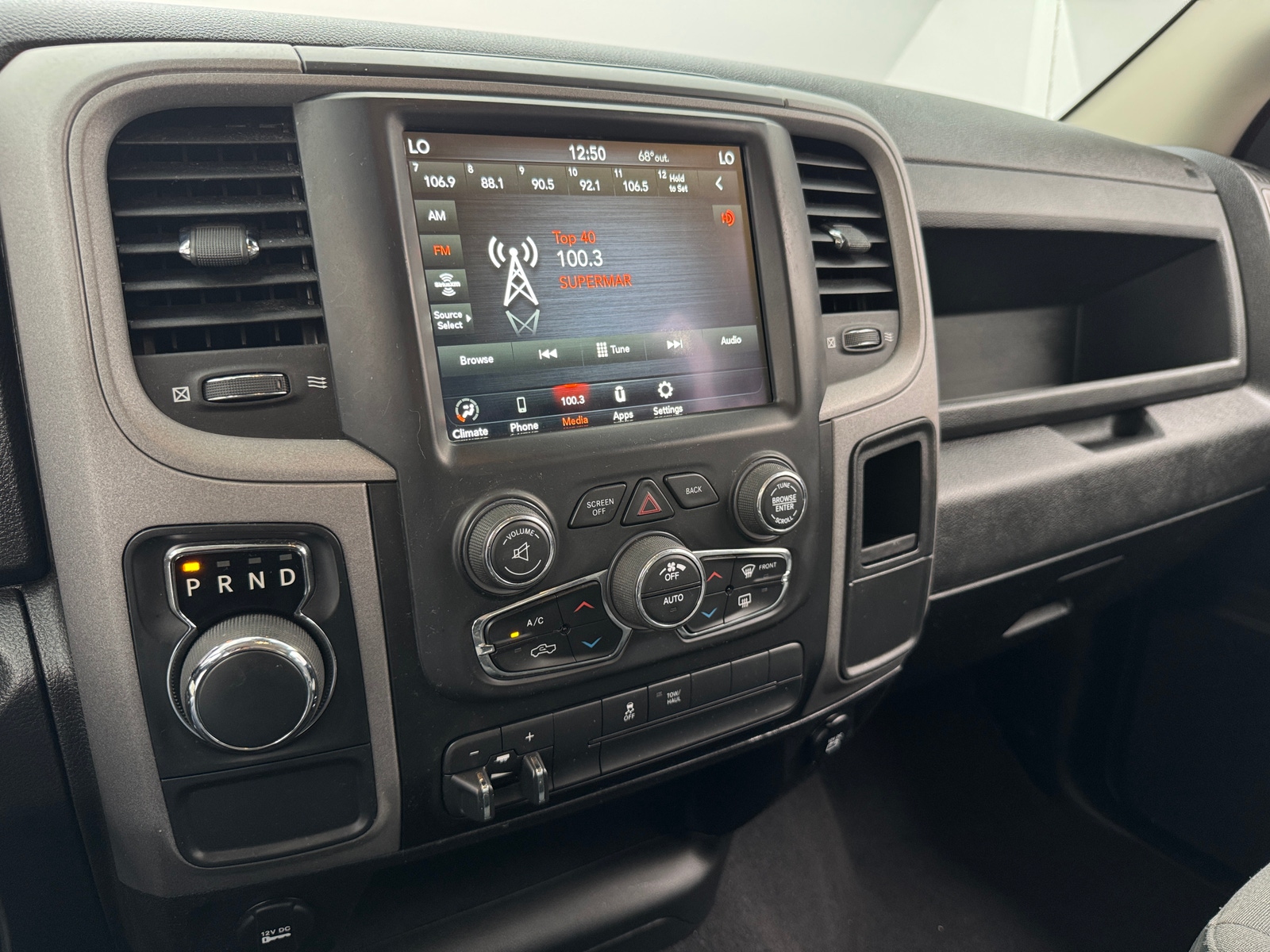 Thumbnail: 2021 RAM 1500 Classic - 4