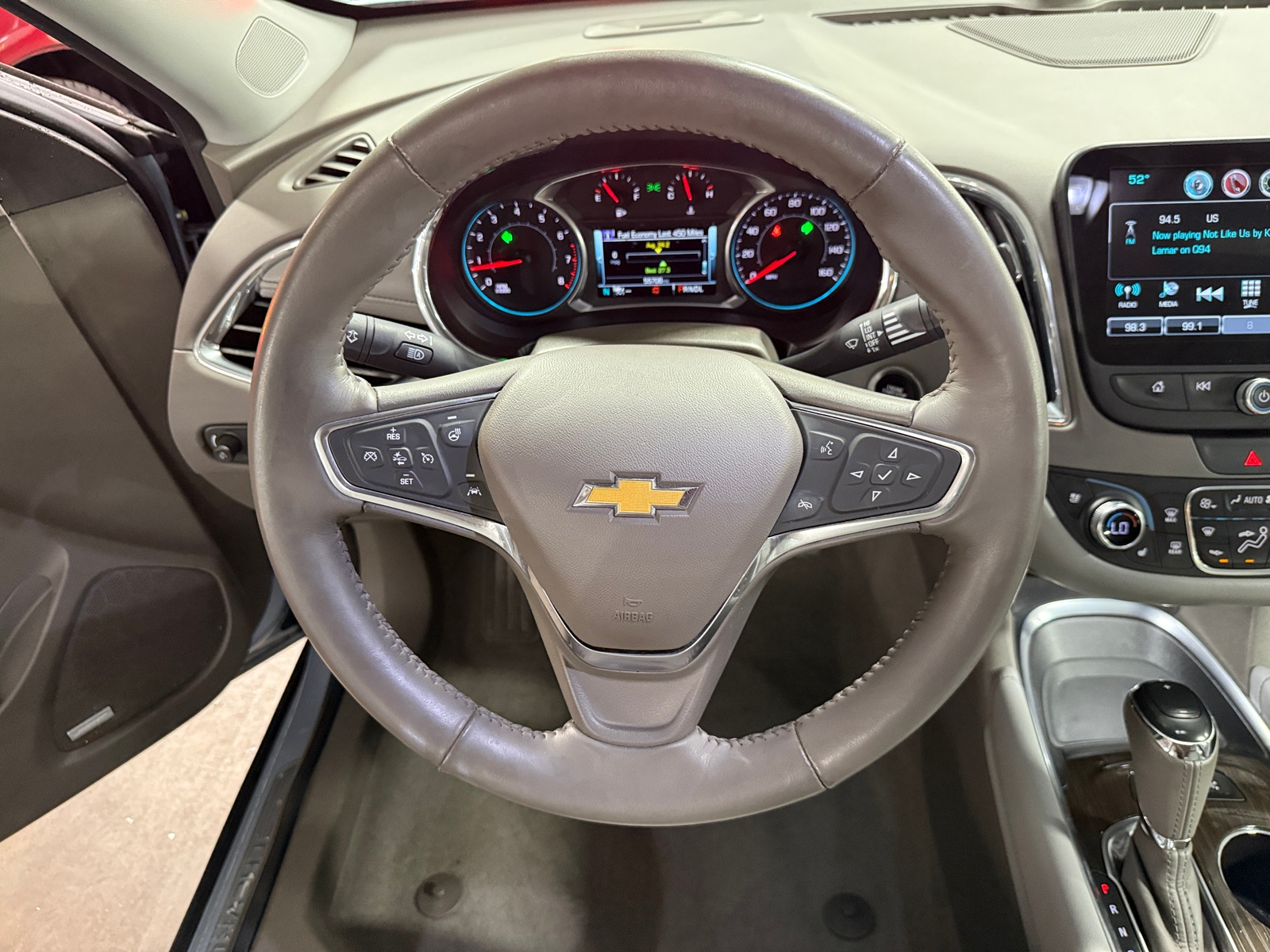 Thumbnail: 2017 Chevrolet Malibu - 4