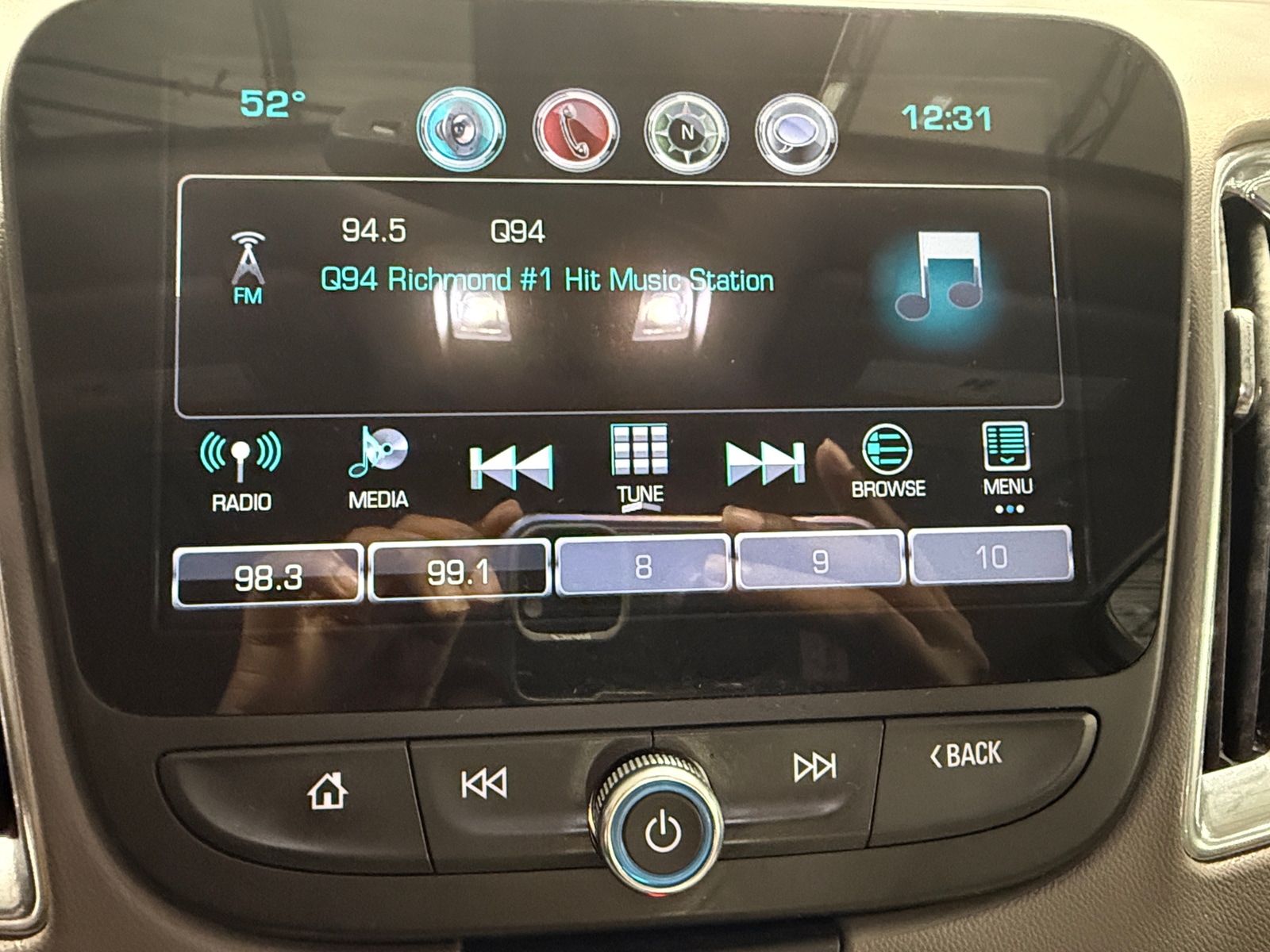 Thumbnail: 2017 Chevrolet Malibu - 3