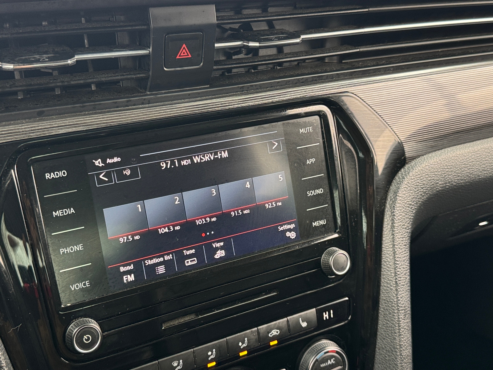 Thumbnail: 2020 Volkswagen Passat - 3