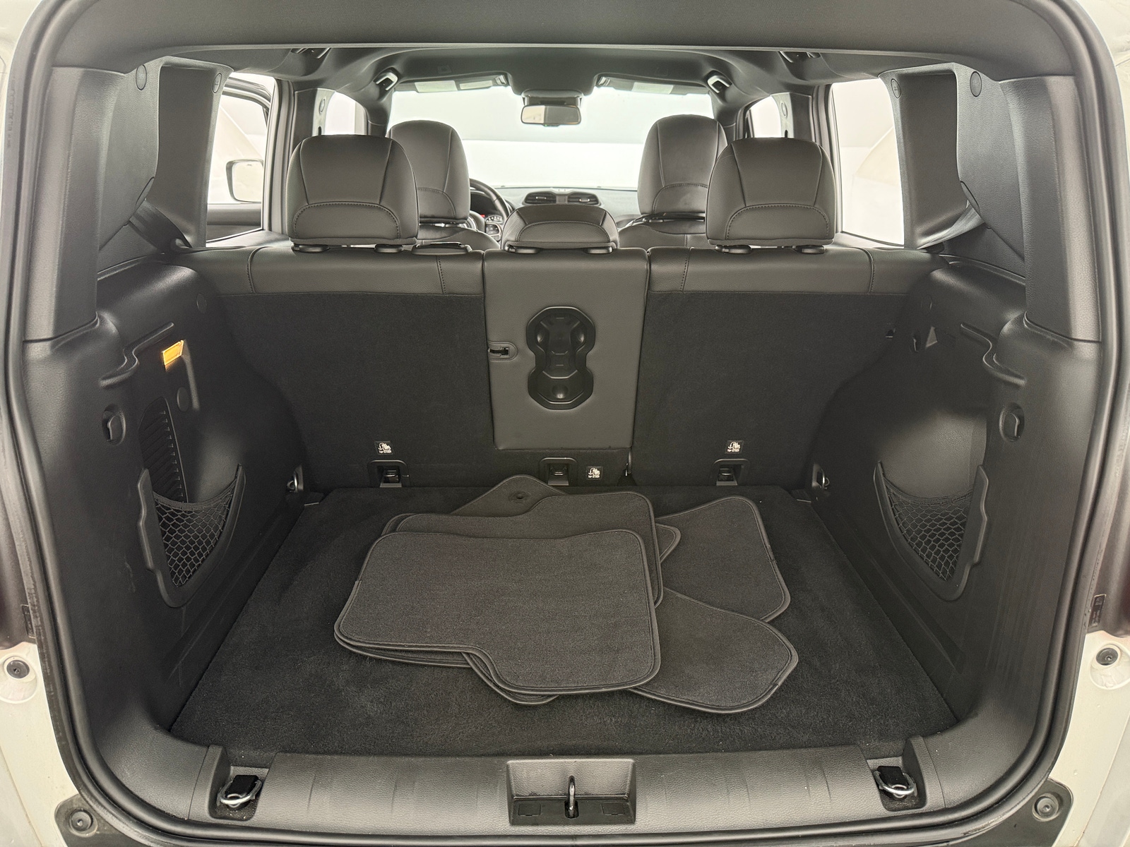 Thumbnail: 2019 Jeep Renegade - 6