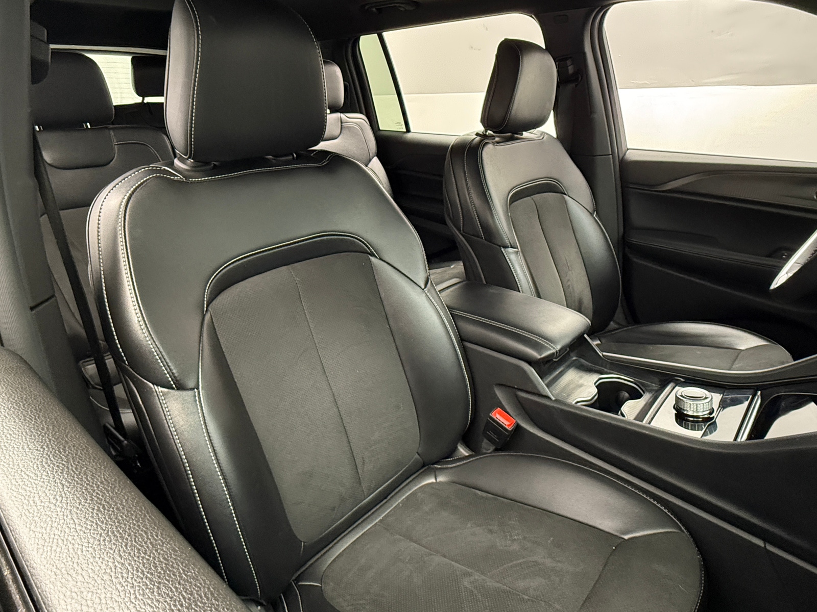 Thumbnail: 2024 Jeep Grand Cherokee L - 2