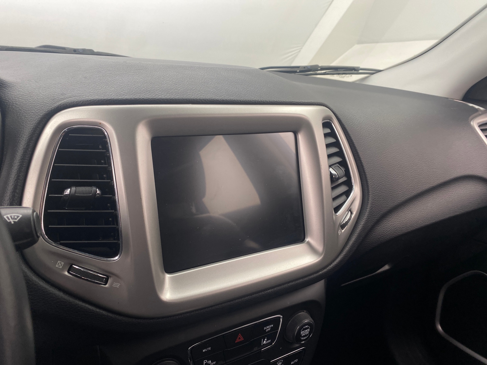 Thumbnail: 2018 Jeep Compass - 4