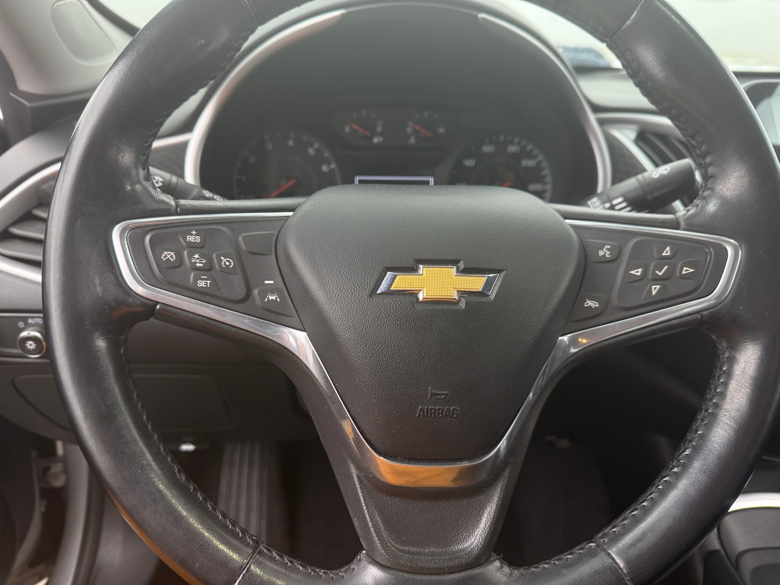 Thumbnail: 2022 Chevrolet Malibu - 5