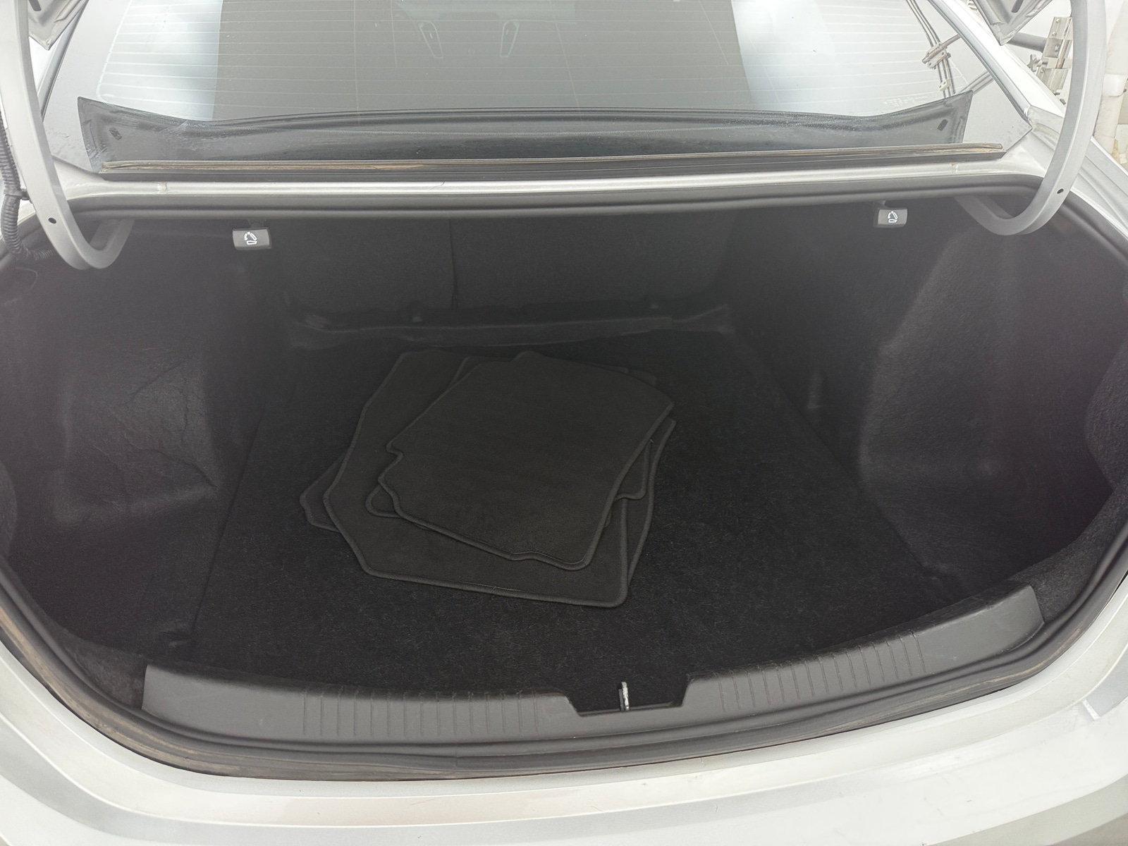 Thumbnail: 2022 Chevrolet Malibu - 7