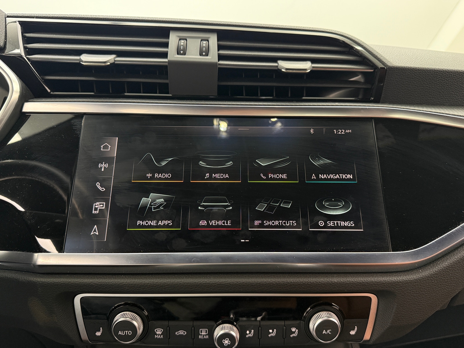 Thumbnail: 2020 Audi Q3 - 3