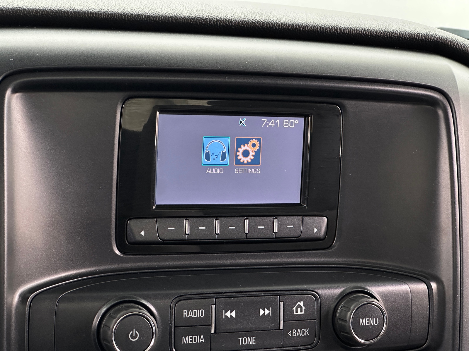 Thumbnail: 2015 Chevrolet Silverado 1500 - 4