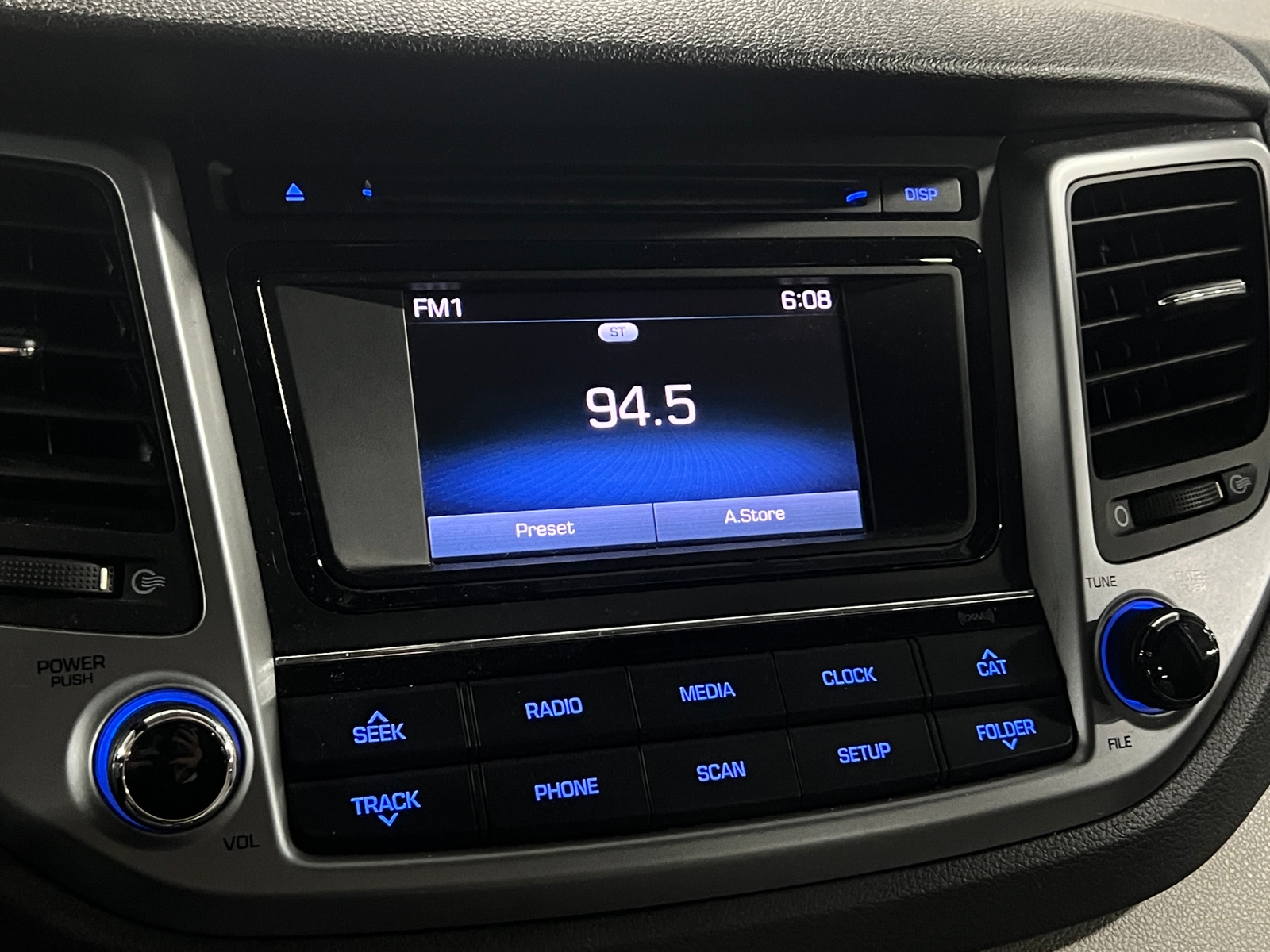 Thumbnail: 2016 Hyundai Tucson - 4