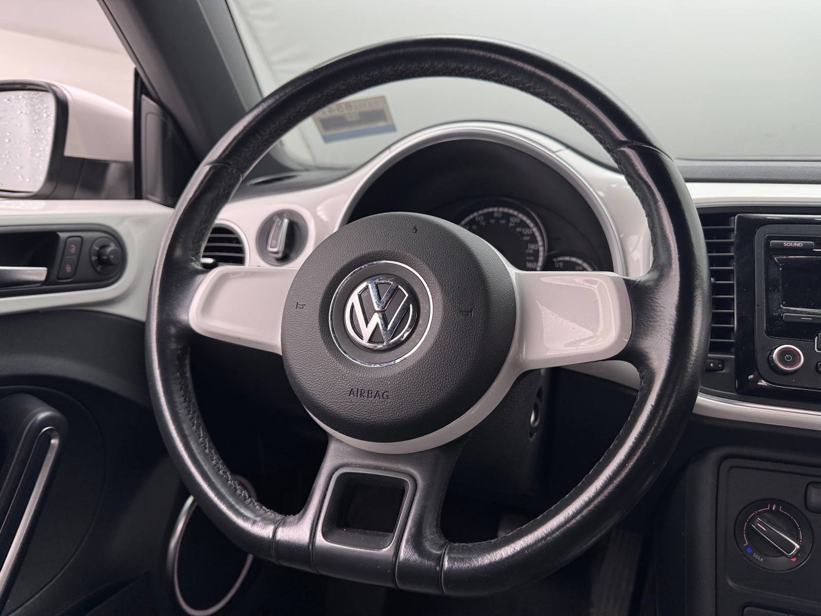 Thumbnail: 2013 Volkswagen Beetle - 4