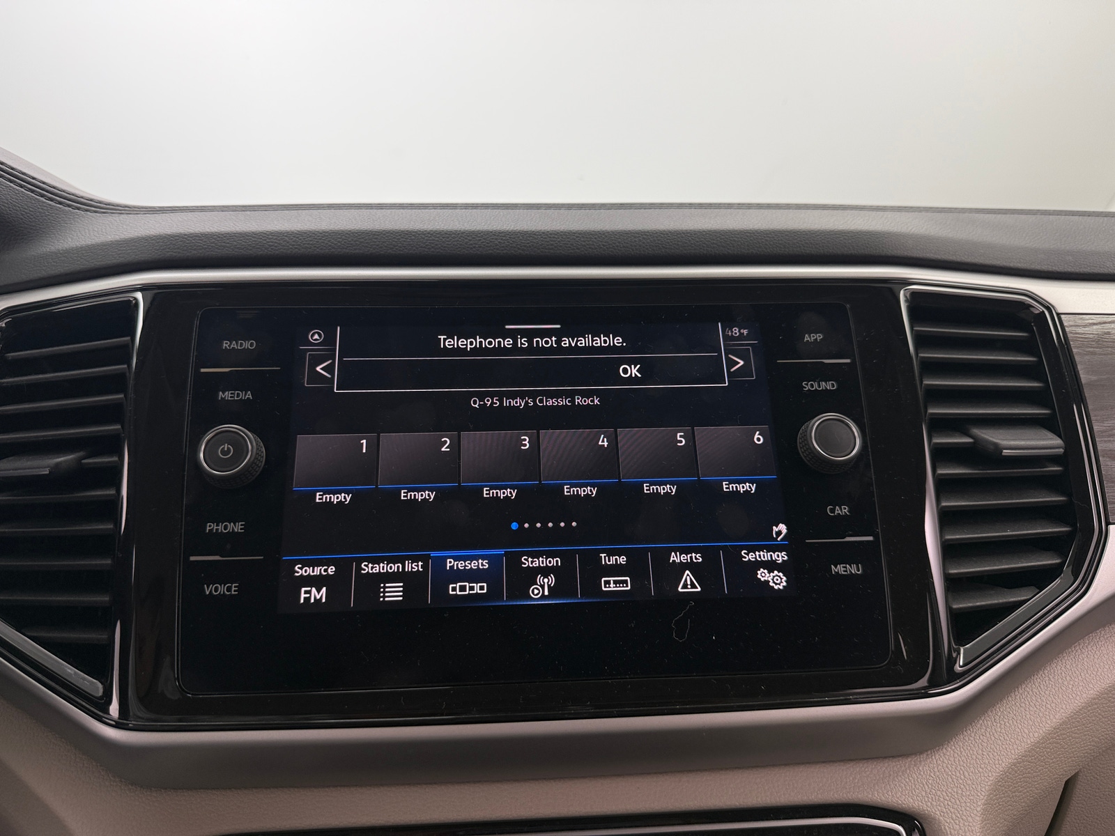 Thumbnail: 2022 Volkswagen Atlas - 3