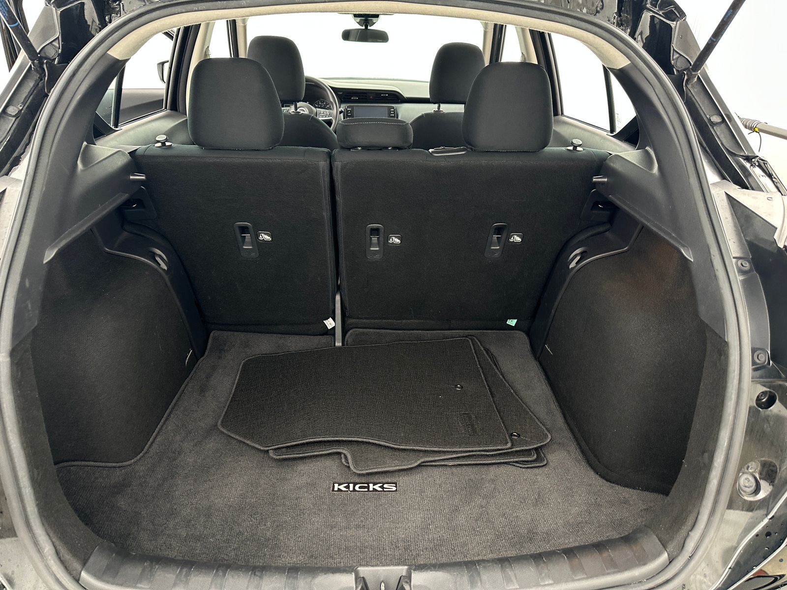 Thumbnail: 2024 Nissan Kicks - 7