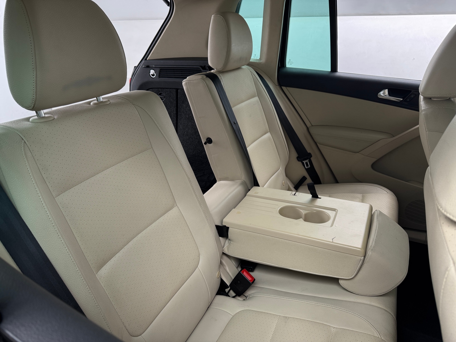 Thumbnail: 2015 Volkswagen Tiguan - 6