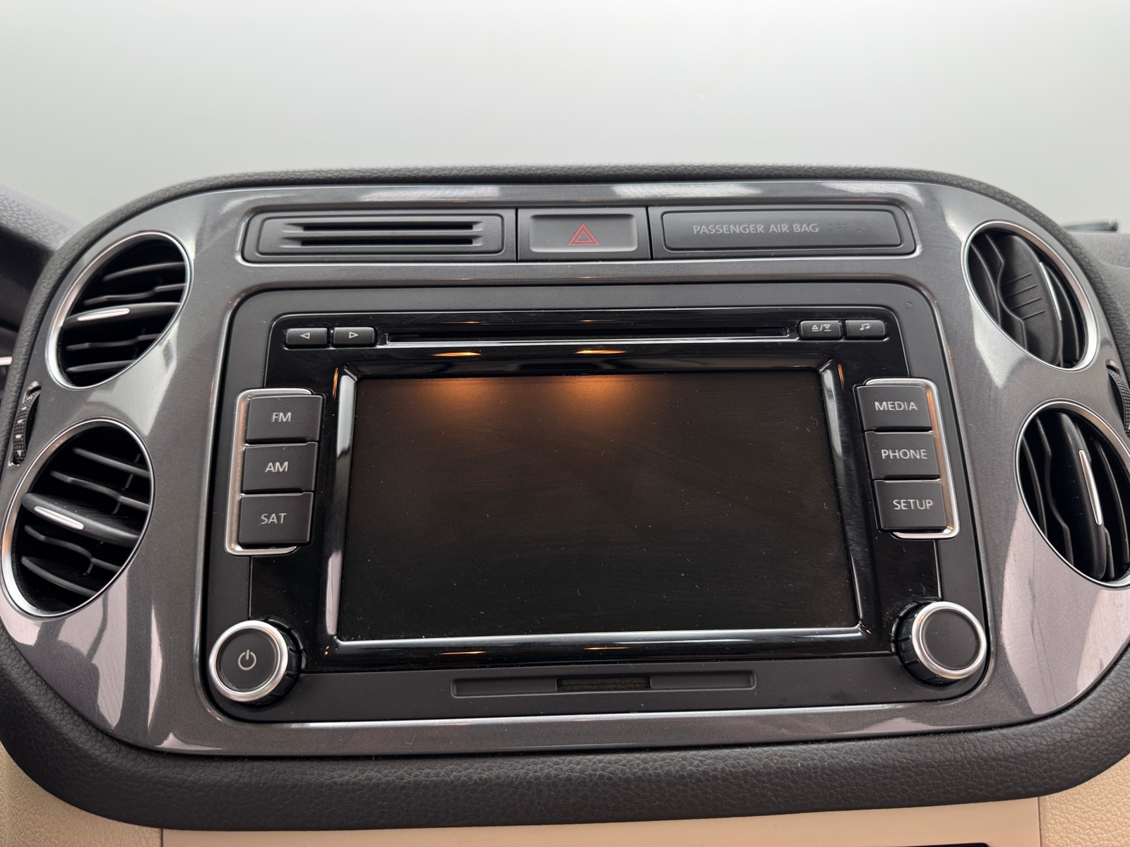 Thumbnail: 2015 Volkswagen Tiguan - 4