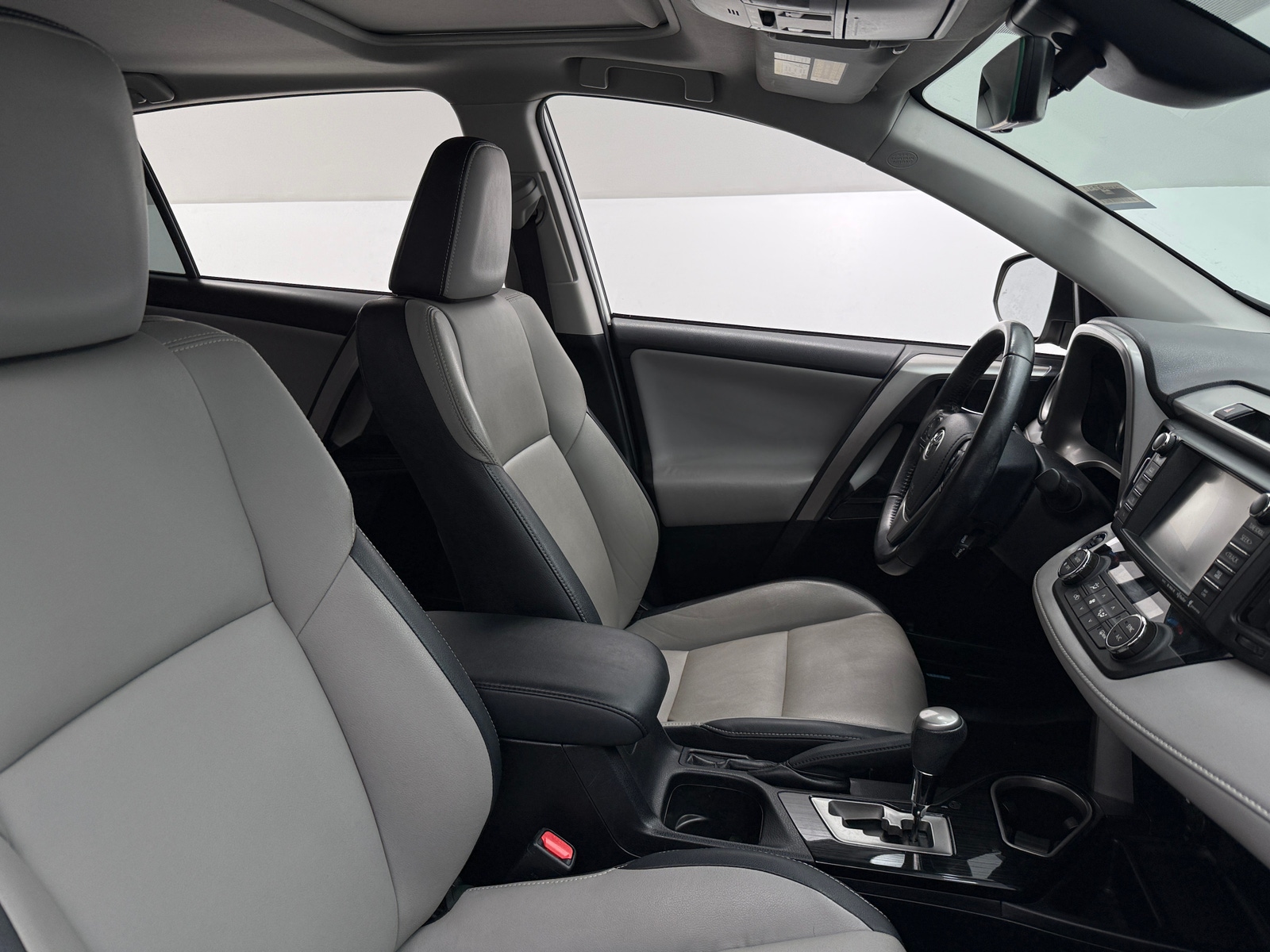 Thumbnail: 2016 Toyota RAV4 - 2