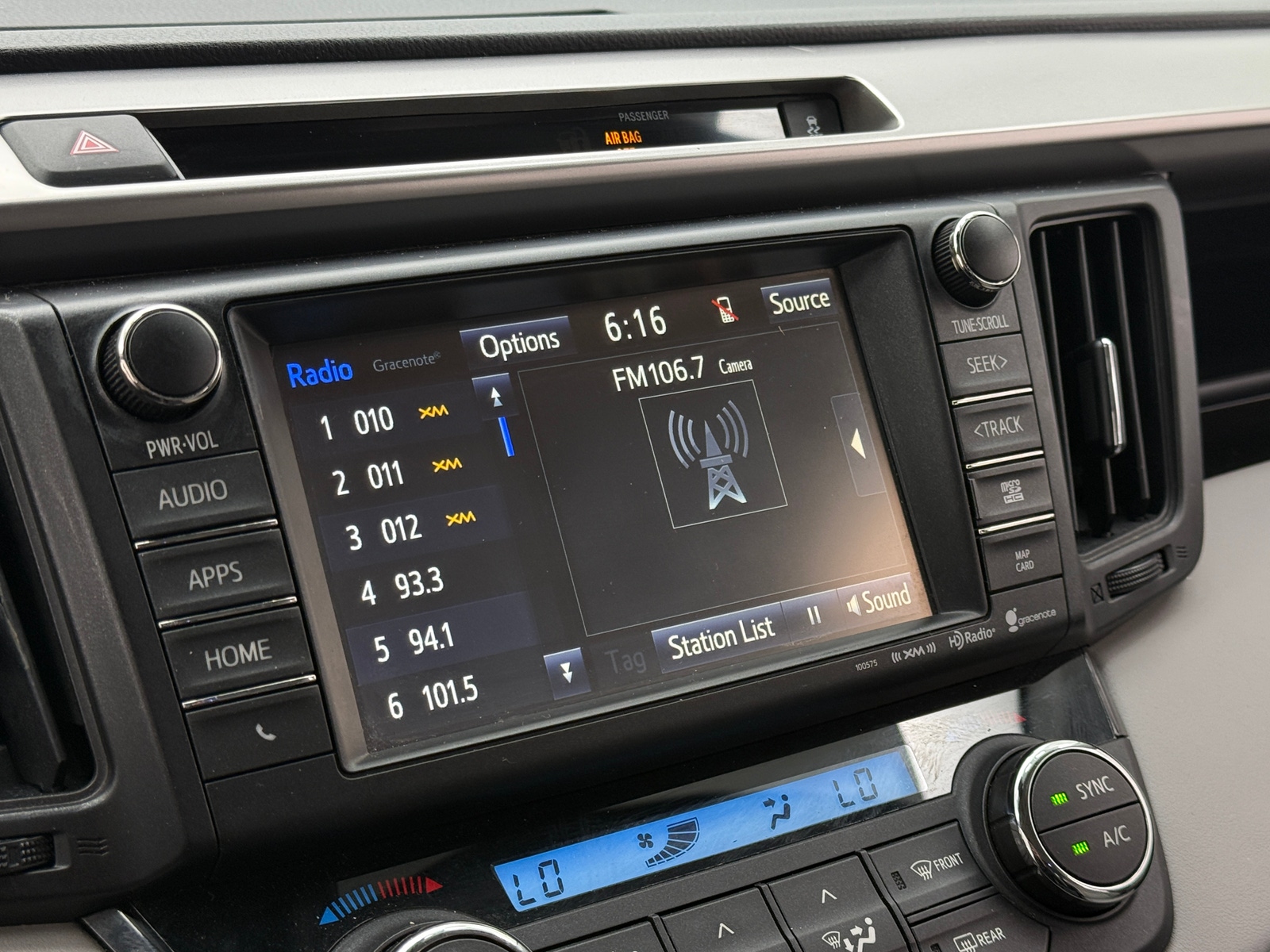 Thumbnail: 2016 Toyota RAV4 - 4