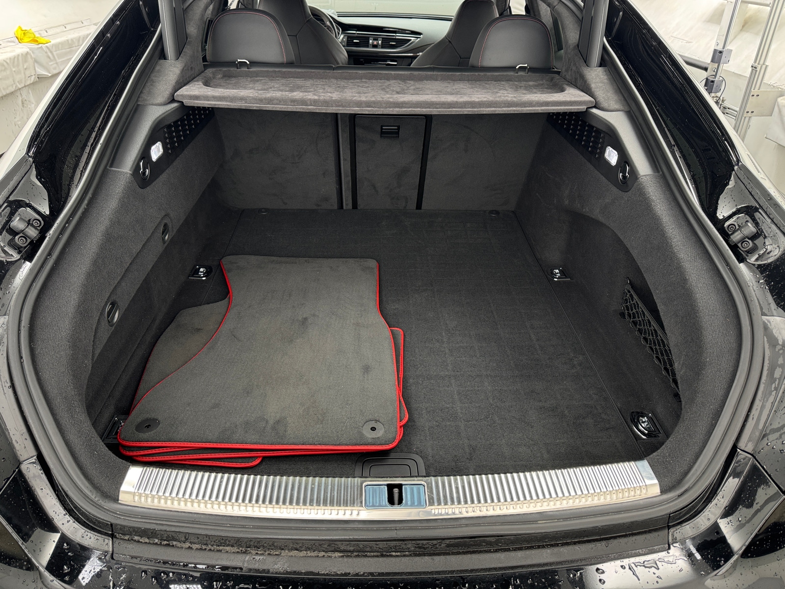 Thumbnail: 2017 Audi RS 7 - 6