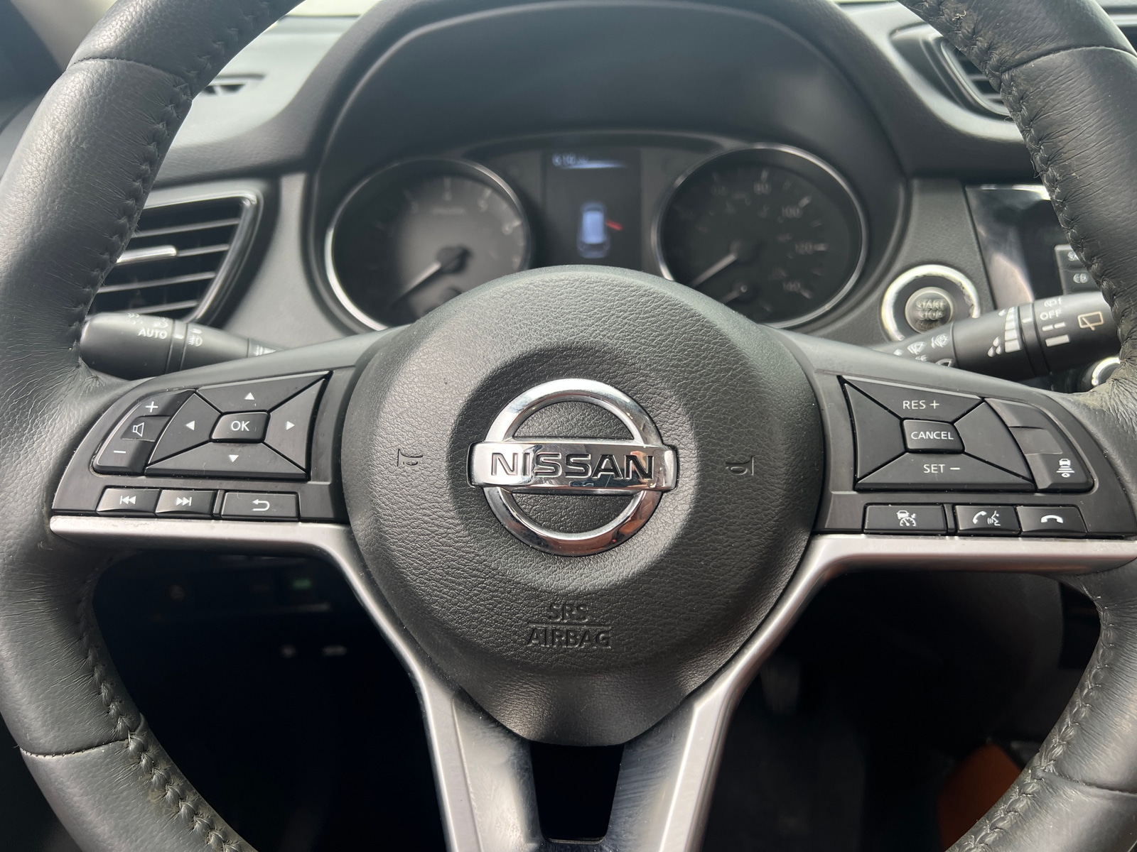 Thumbnail: 2017 Nissan Rogue - 4