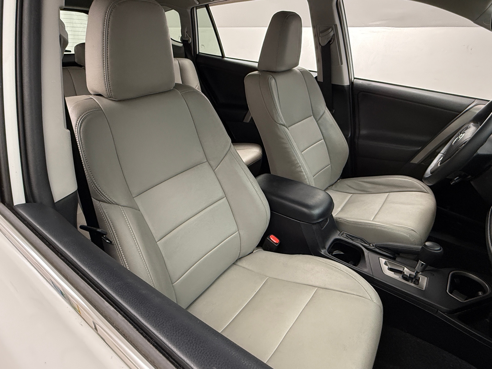 Thumbnail: 2018 Toyota RAV4 - 2