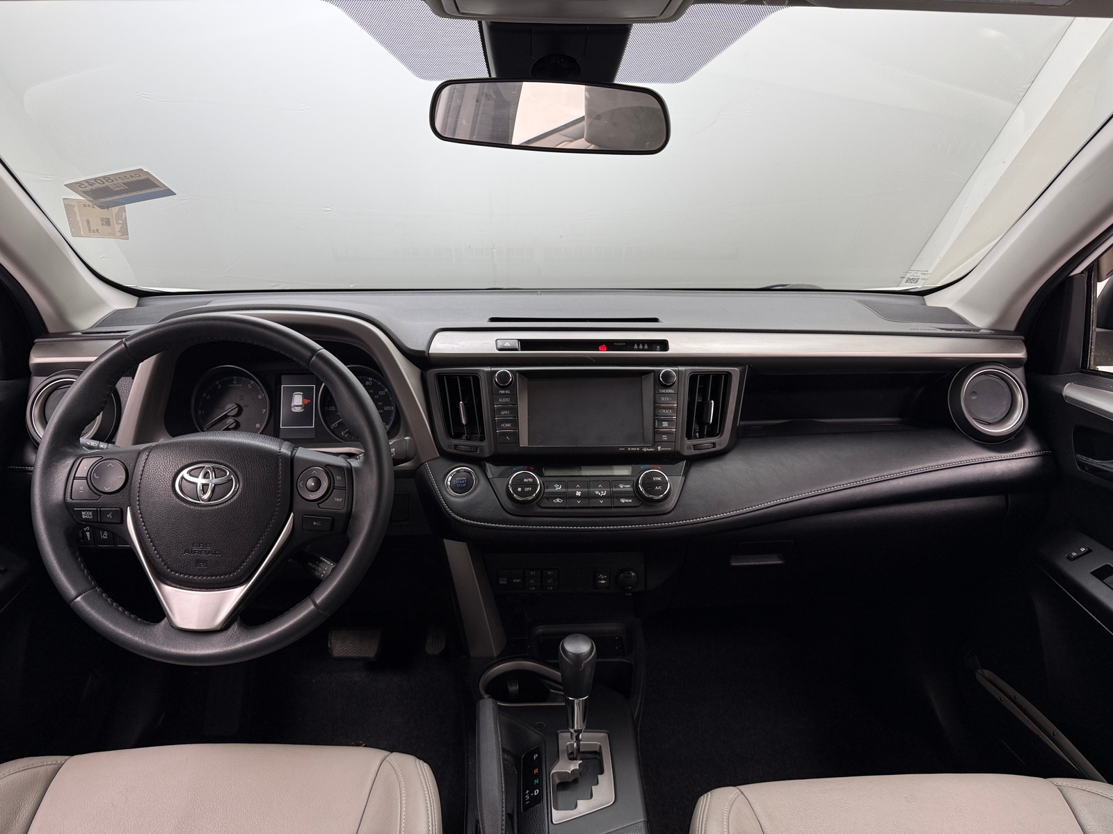 Thumbnail: 2018 Toyota RAV4 - 3