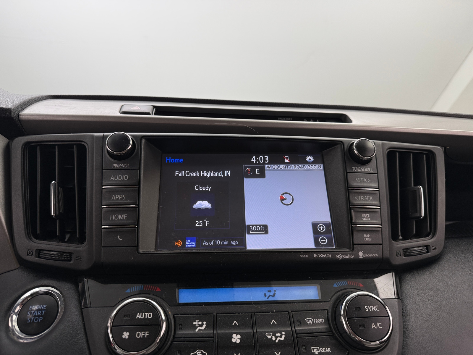 Thumbnail: 2018 Toyota RAV4 - 4