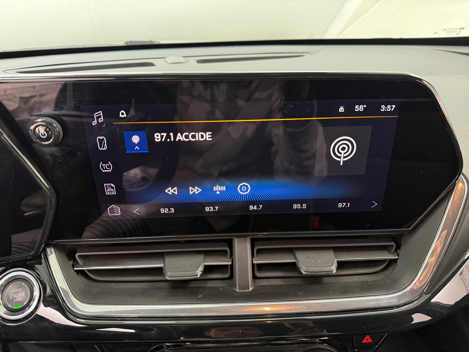 Thumbnail: 2024 Chevrolet Trax - 3