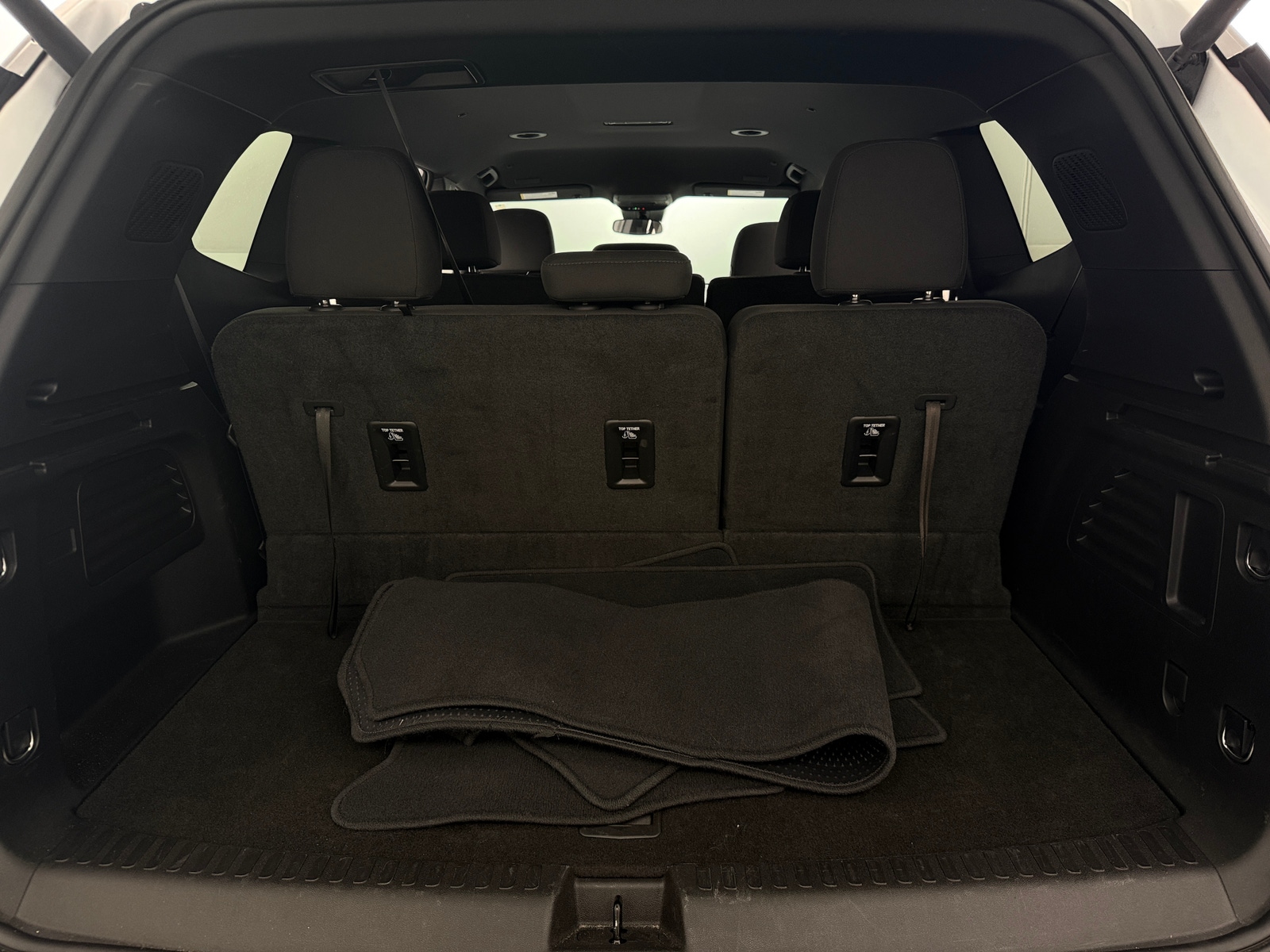 Thumbnail: 2025 GMC Acadia - 7