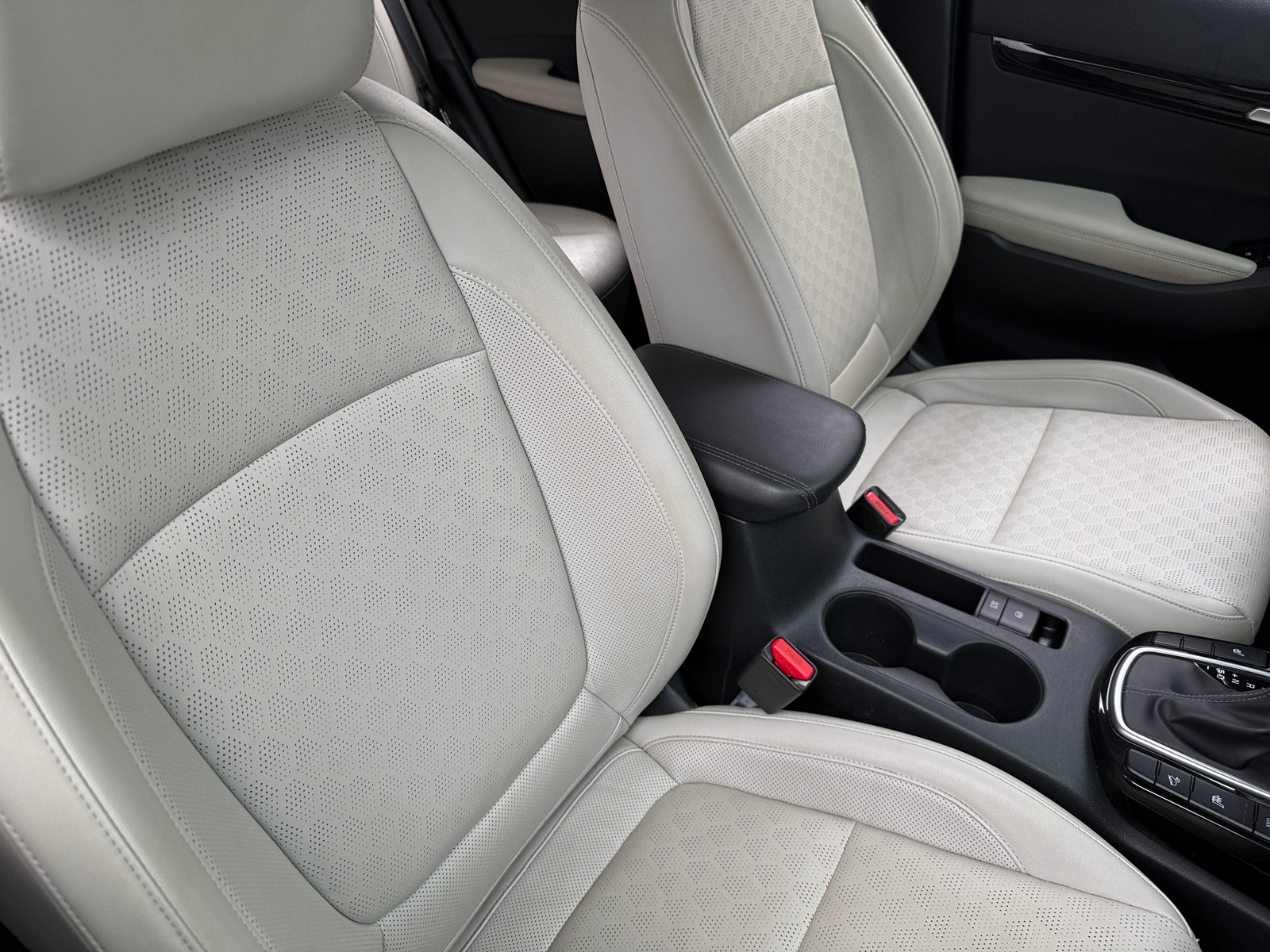 Thumbnail: 2023 Kia Seltos - 2